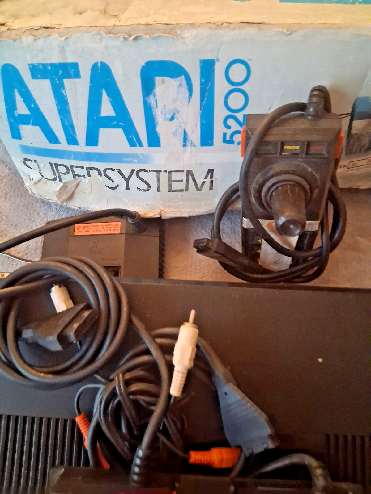 Atari 5200 4 Port Console AV Composite, Power Mod, Controllers, Powers On
