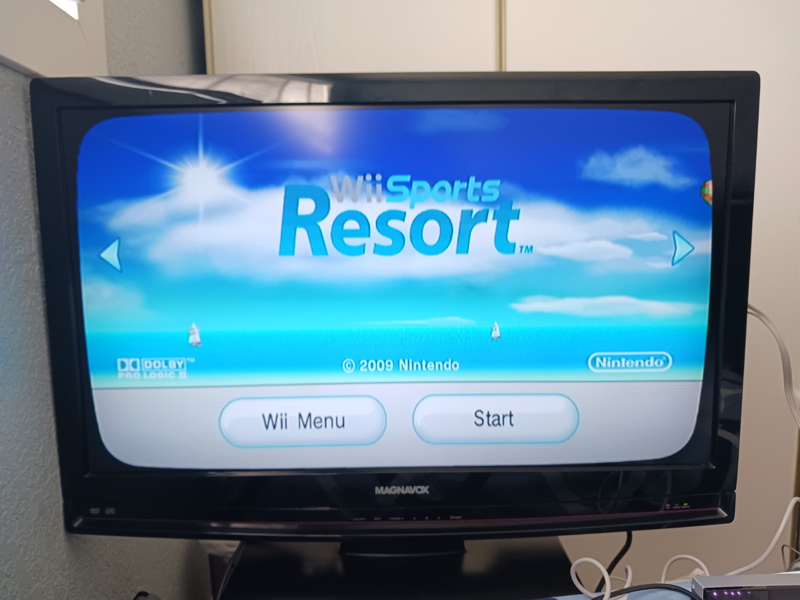 Nintendo Wii Console Bundle (RVL-001) ●Wii Sports Resort ●GameCube ●Zelda Link