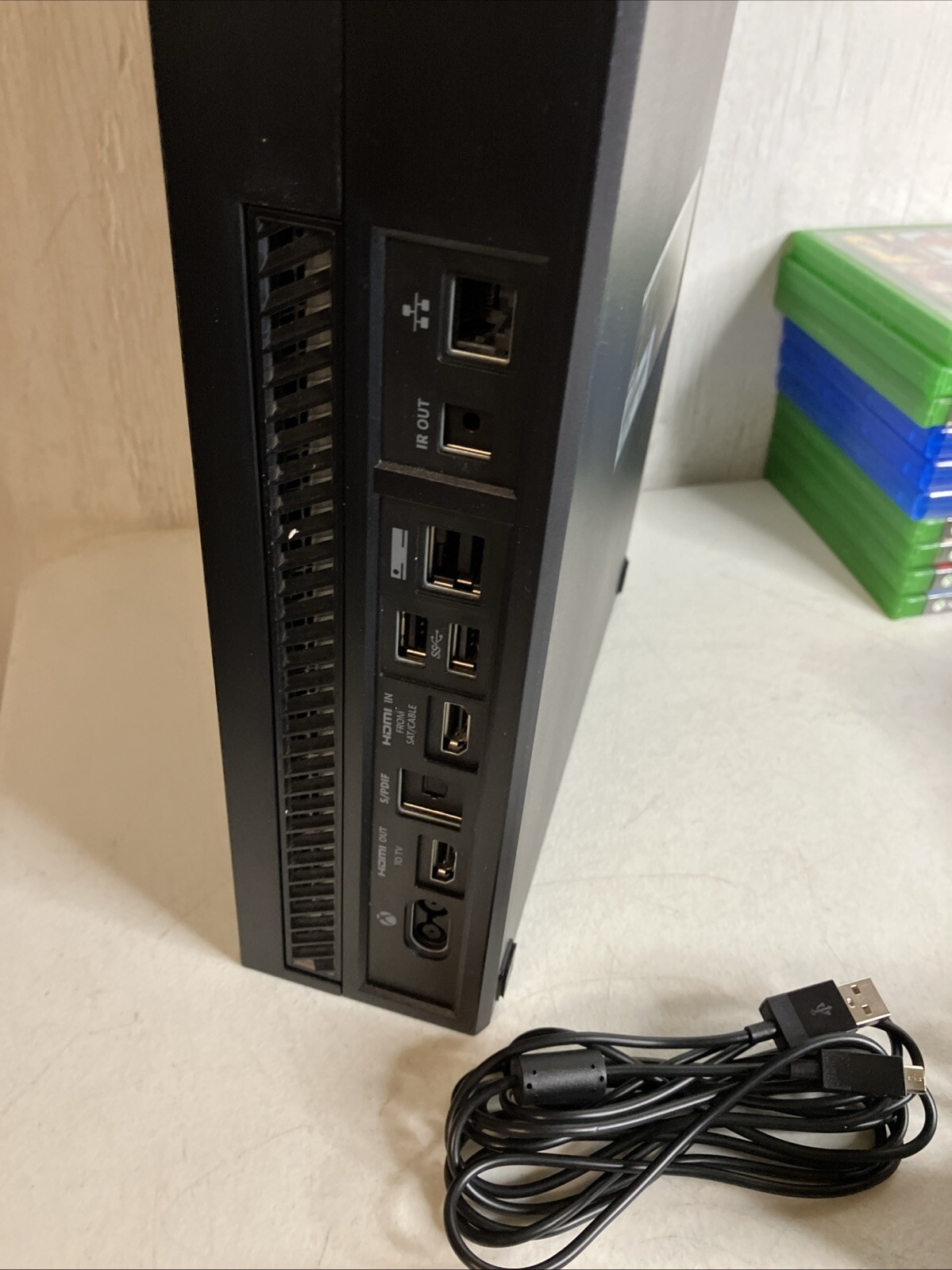 Microsoft XBOX ONE 1540 Console Bundle – 500GB Black Kinect 10 Games GTA V 5