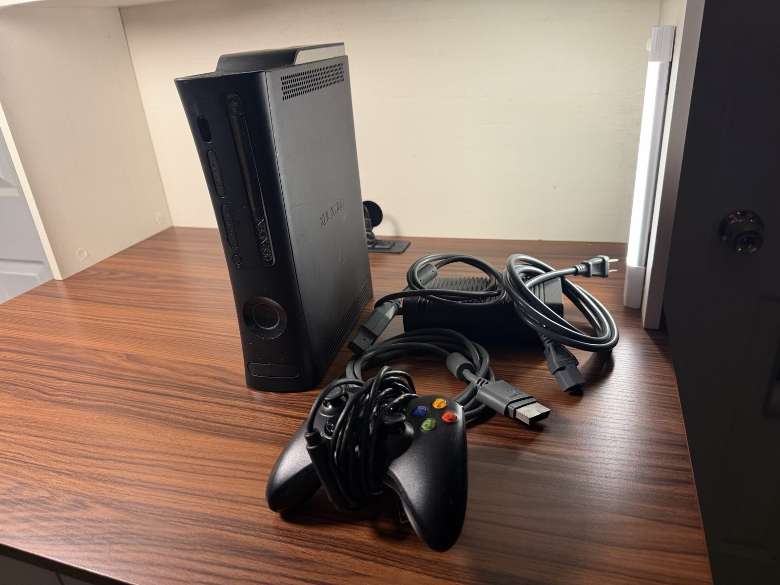 Xbox 360 120GB Black Console Bundle 1 Controller, Power Supply & AV Cable Tested