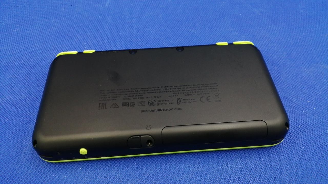 Nintendo NEW 2DS LL Handheld Console NINTENDO JAN-001 Used JAPAN