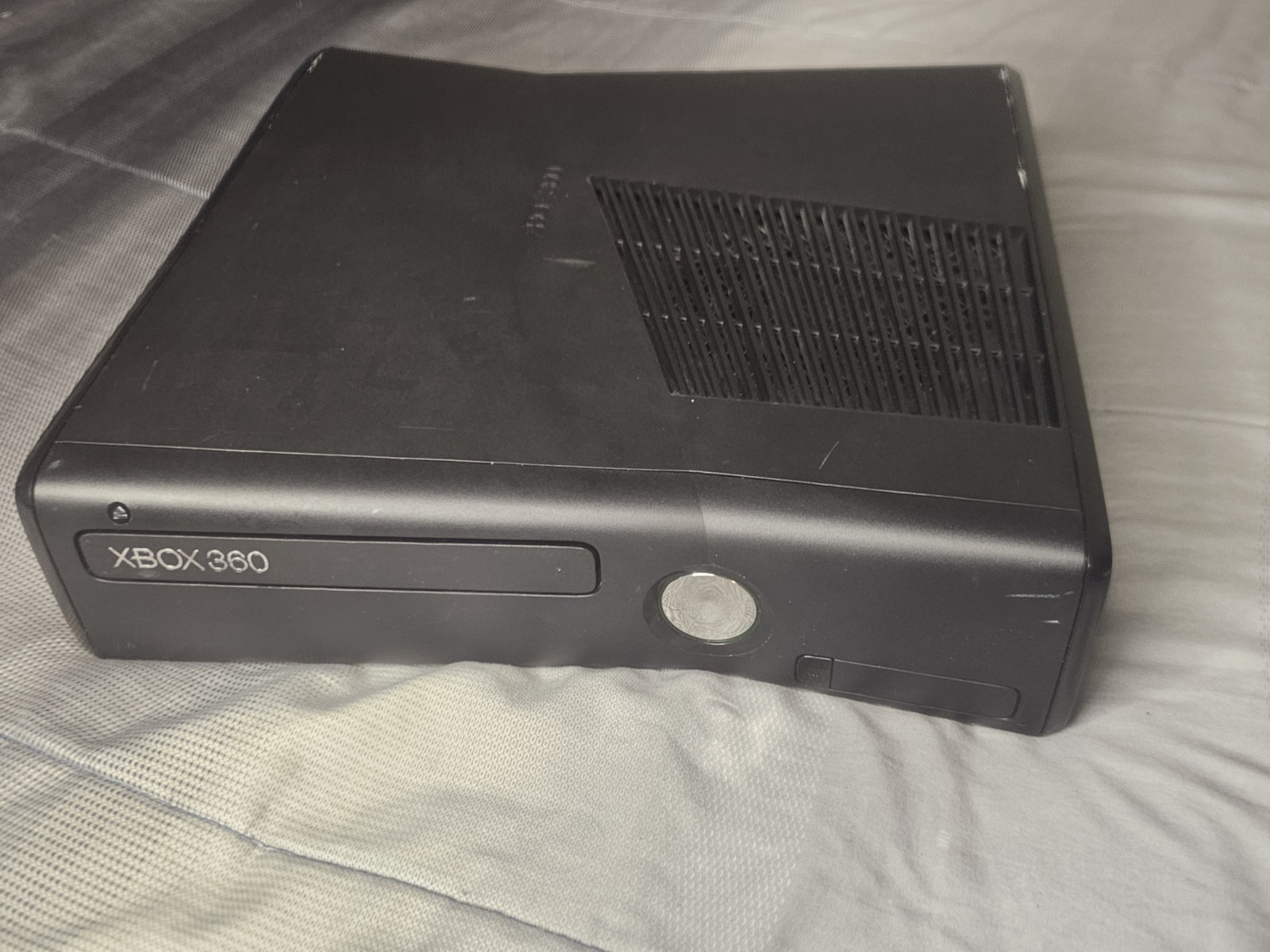 Xbox 360 Slim 4GB Bundle COD Black Ops