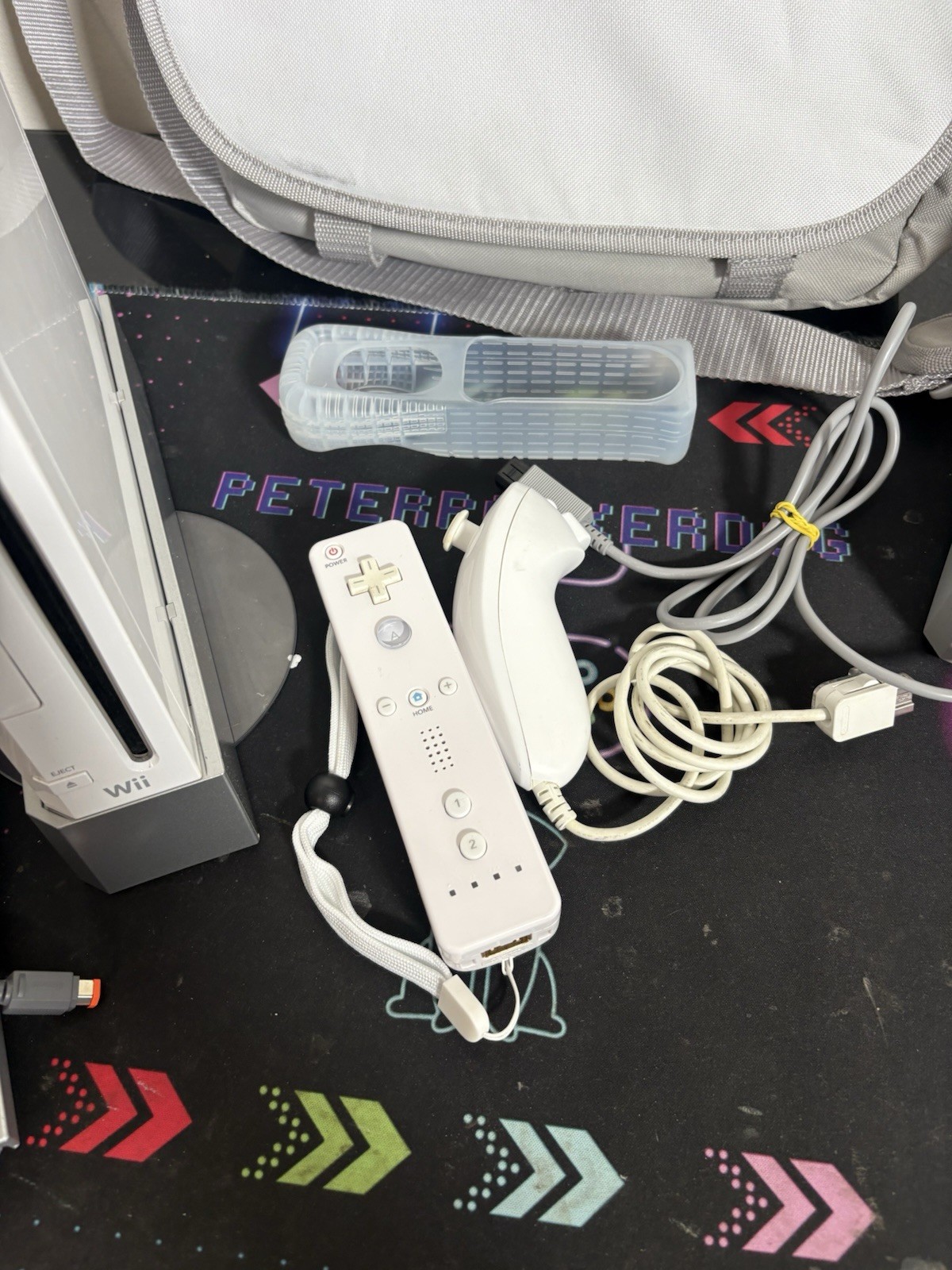 Nintendo Wii Console Bundle Tested Works RVL-001 GameCube Compatible With Bag