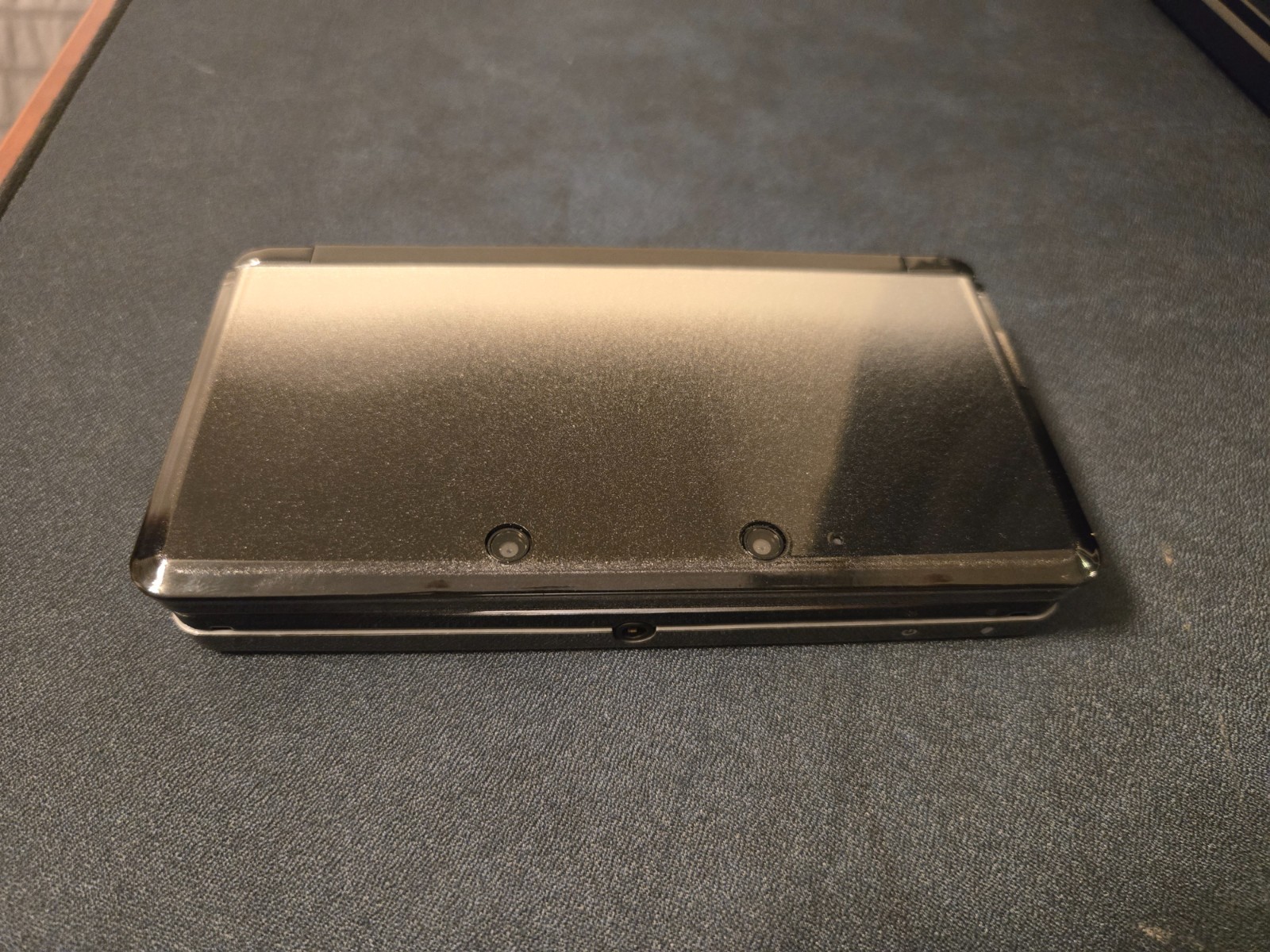 Nintendo 3DS 2GB Handheld System (Housing Replacement)(READ DESCRIPTION)