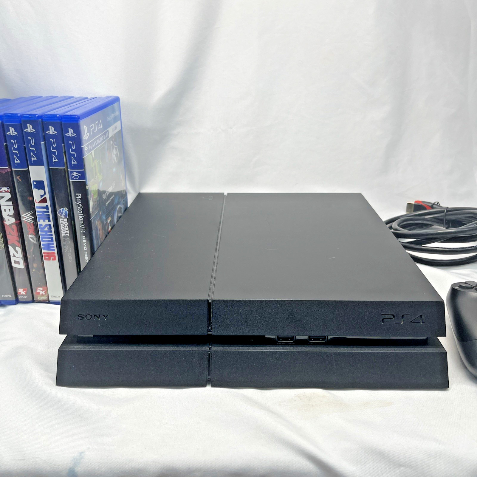 Sony PlayStation 4 500GB Console Bundle Black CUH-1215A 8 Games Controller PS4