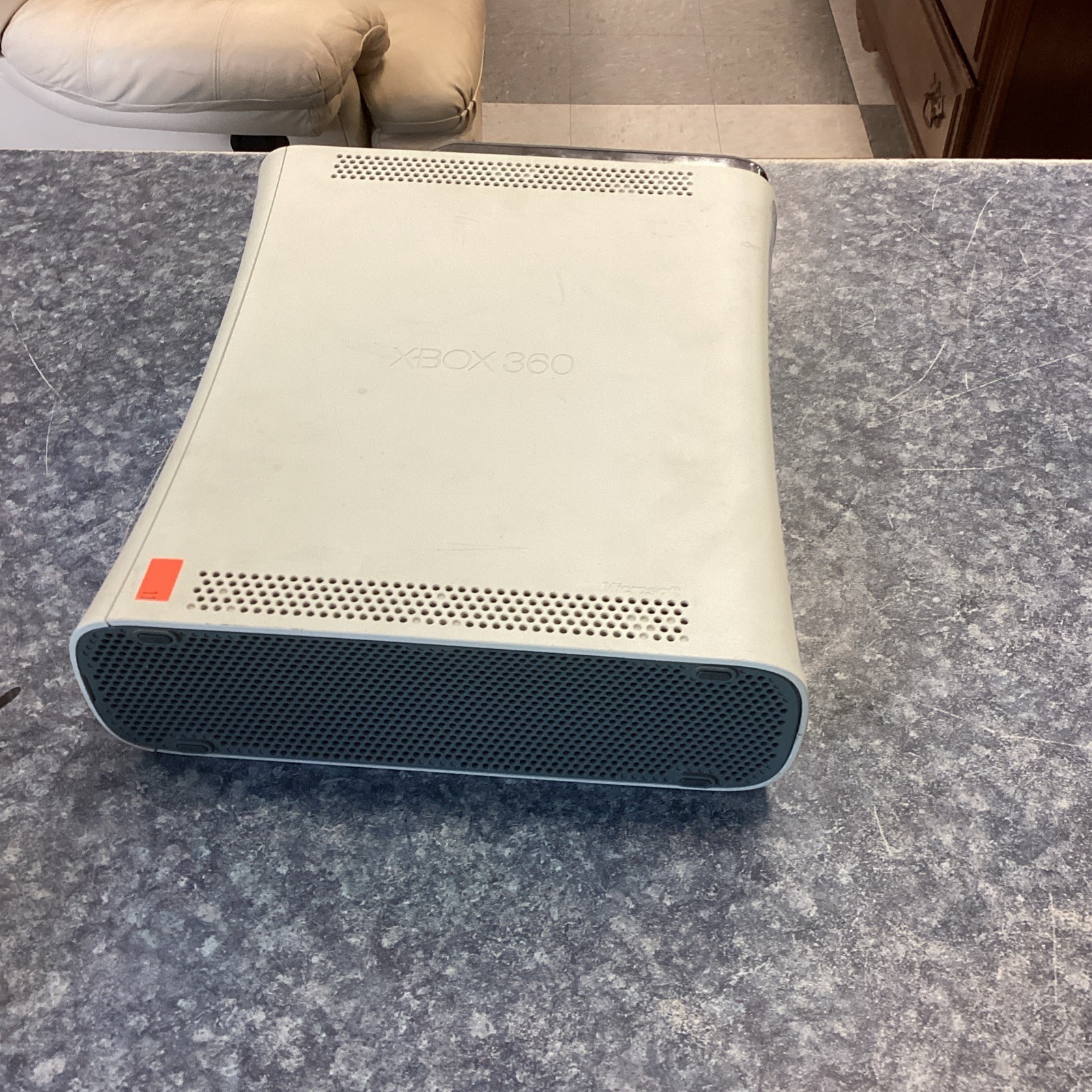 Microsoft Xbox 360 Pro 20GB Console – Matte White