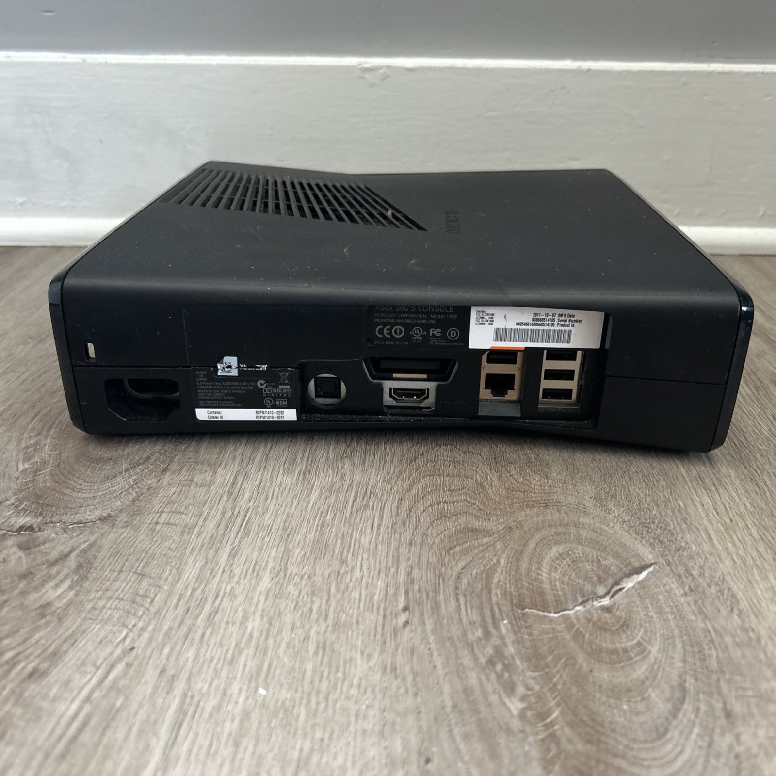 Microsoft Xbox 360 S Black Console Model 1439 Console Only For Parts UNTESTED