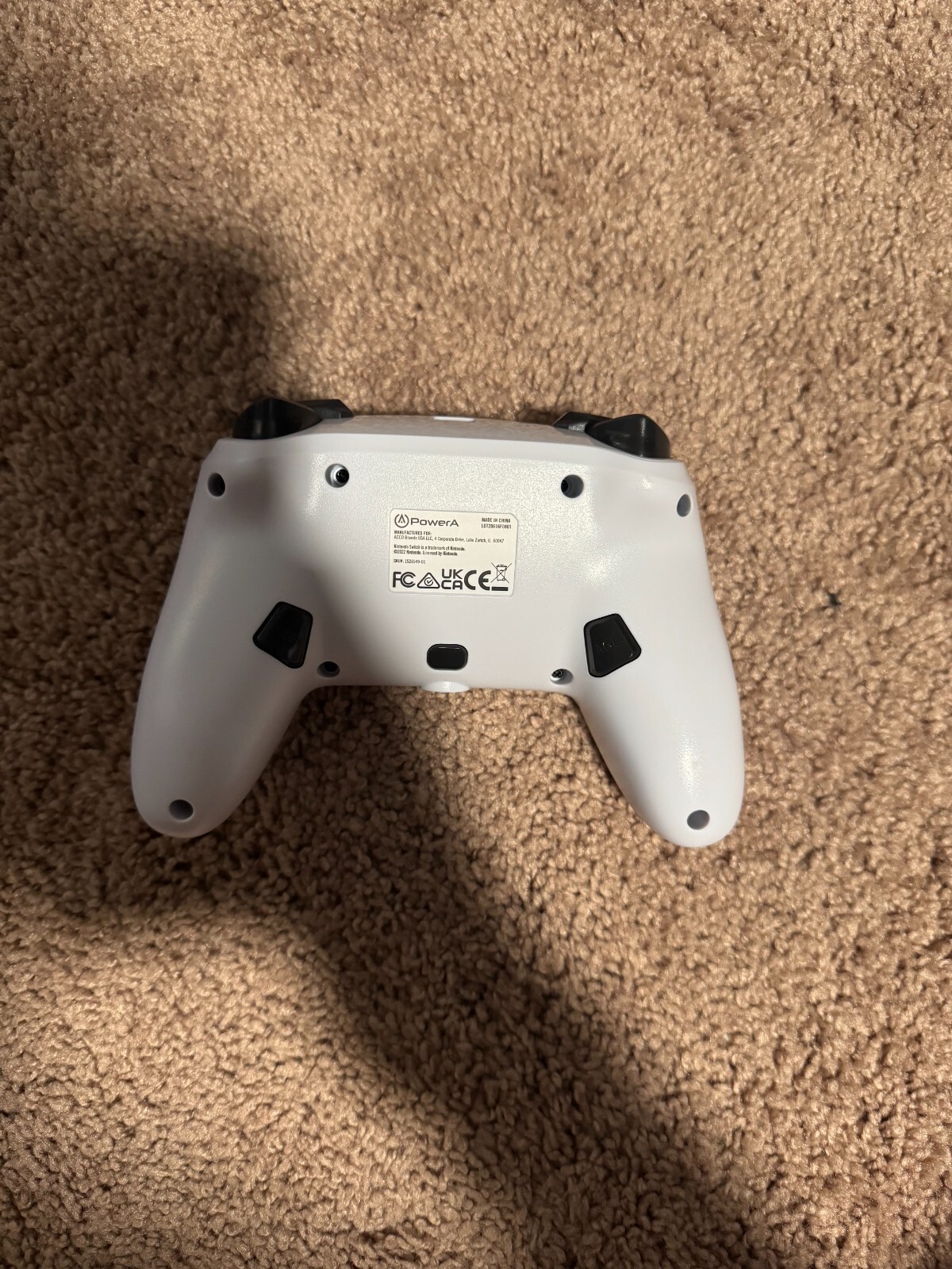 Nintendo Switch OLED Model – 64GB/White. In perfect condition with procontroller