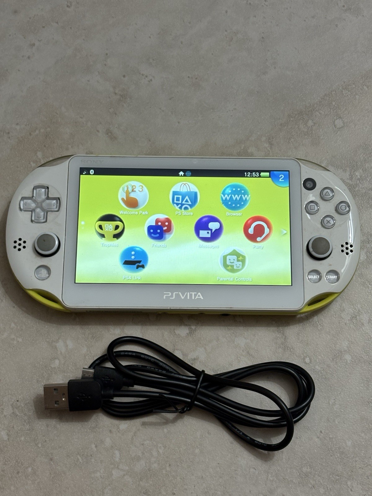 Sony PS Vita 2000 Slim PCH-2000 – Lime And White *GREAT* + Charger