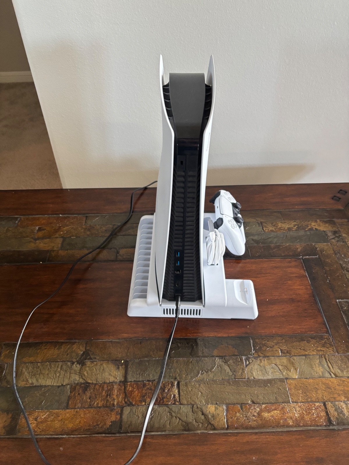 Sony PS5 825G White Disc Version + Built in Charging/Cooling System