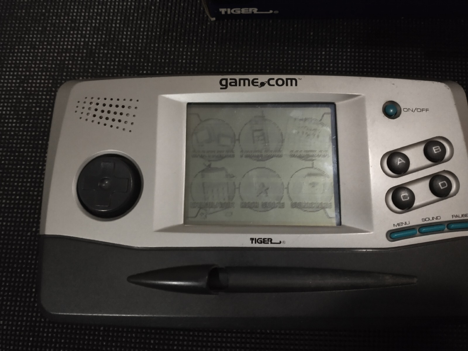 Tiger Game.Com – No Stylus + 2 Games – Jurassic Park + Lights Out – PARTS ONLY !