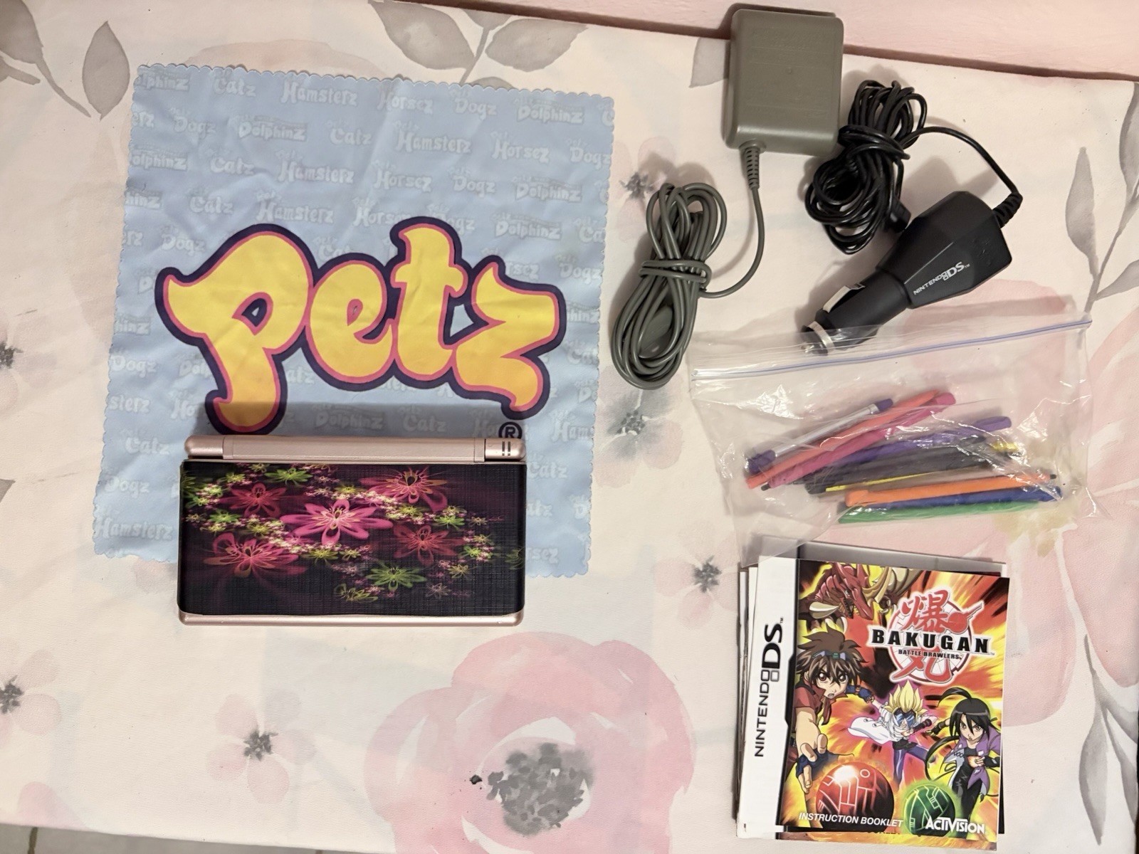 Nintendo DS Lite Console Metallic Rose W/Games, Charger & Accessories Working