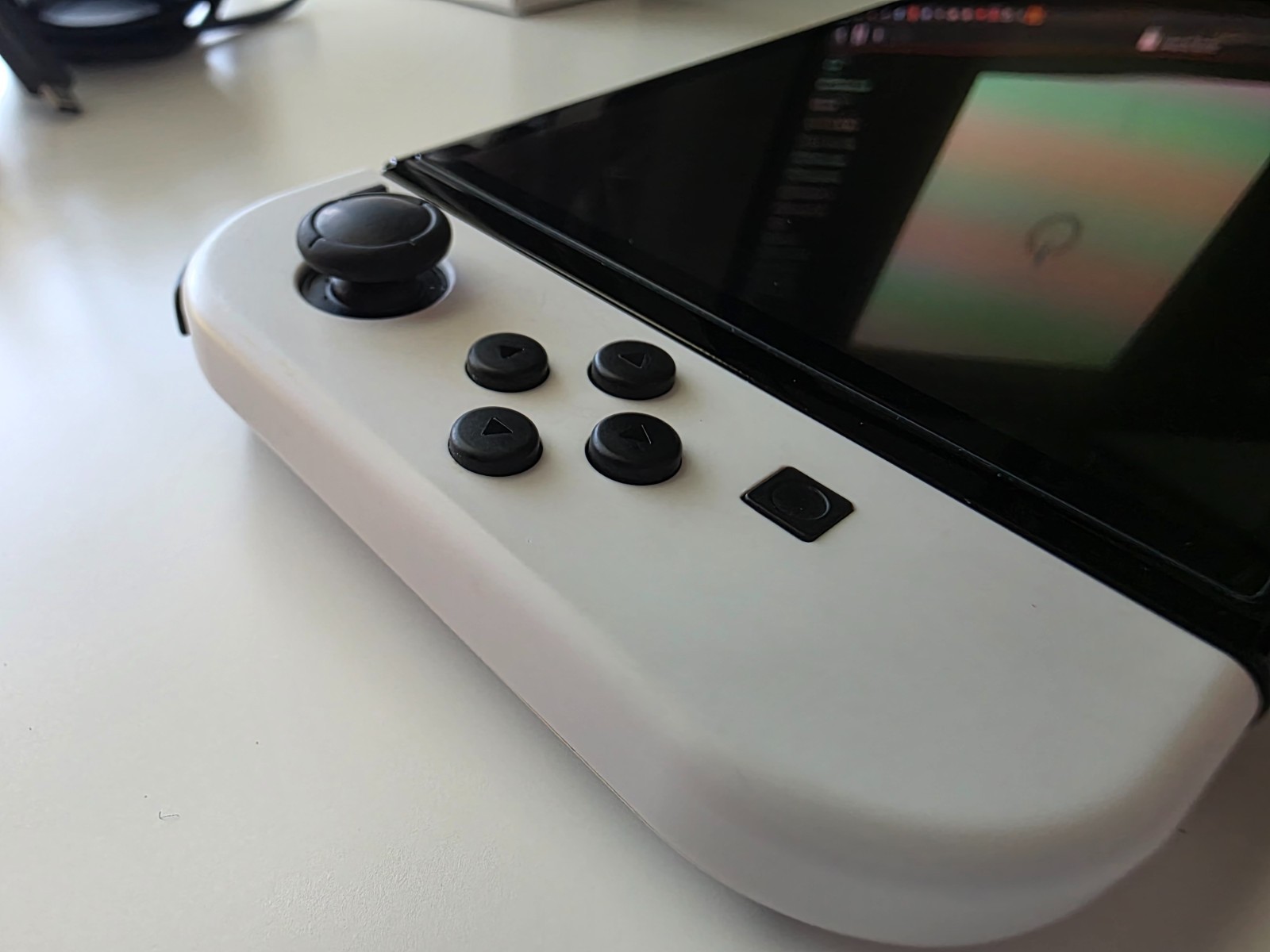 Nintendo Switch OLED (HEG-001) Handheld Console – 64GB – White (Japan Model)