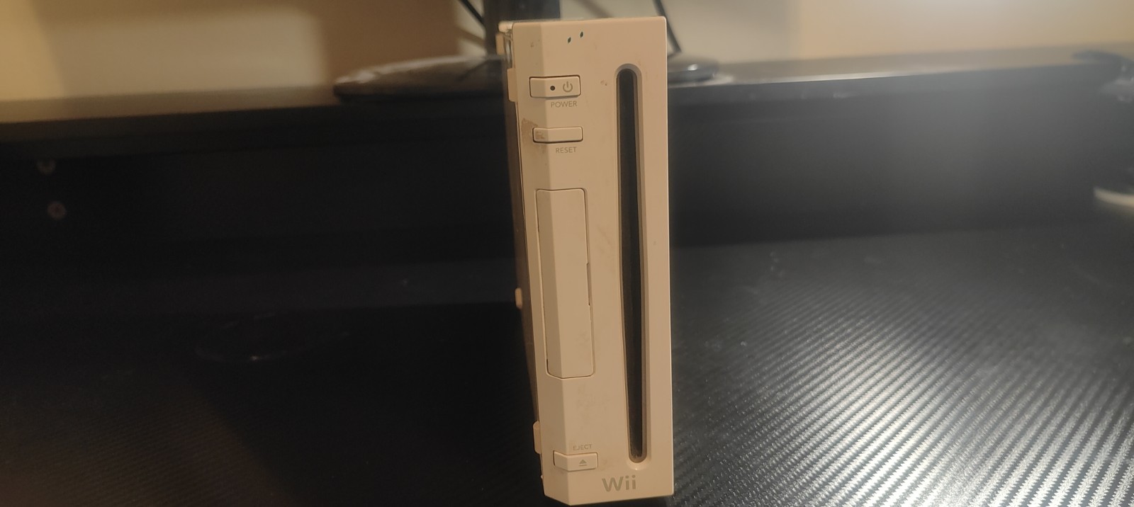 Nintendo Wii GameCube Compatible White – Contains Controller And AV out