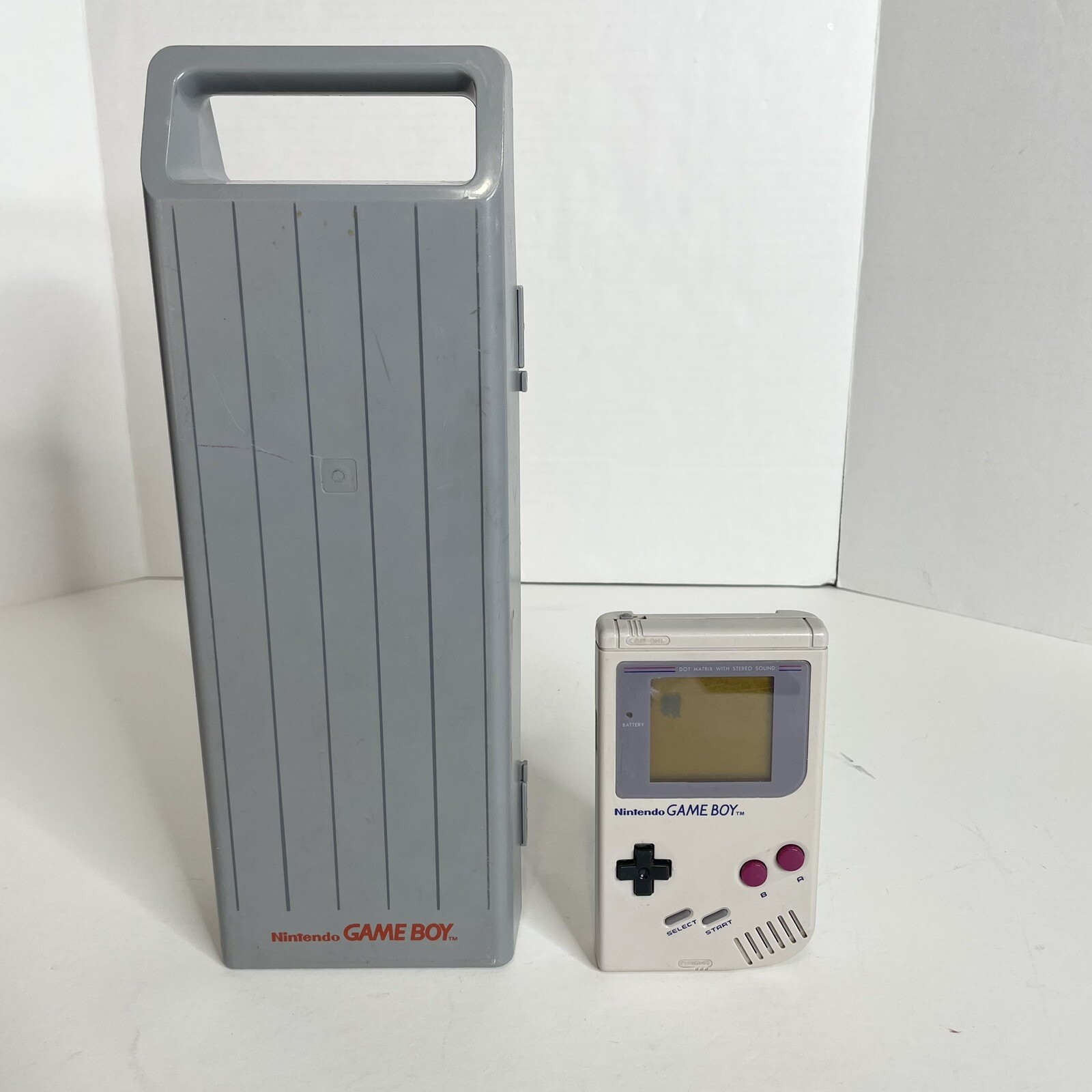 Vintage Nintendo Gameboy Handheld System – Gray With Hard Plastic Case 1989 Rare