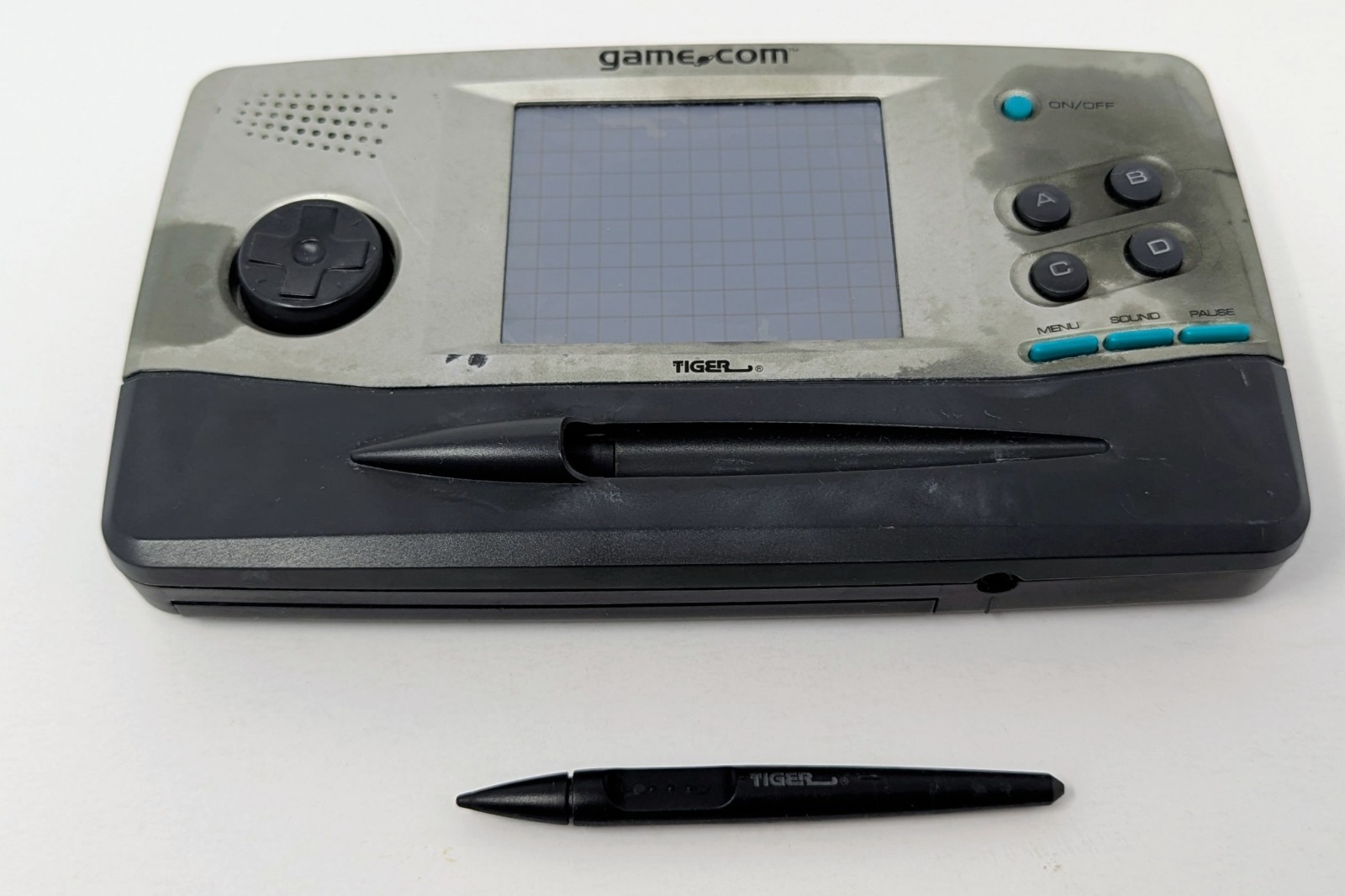 Tiger Game.Com Handheld Console – Powers On – Screen Issue – For Parts Or Repair