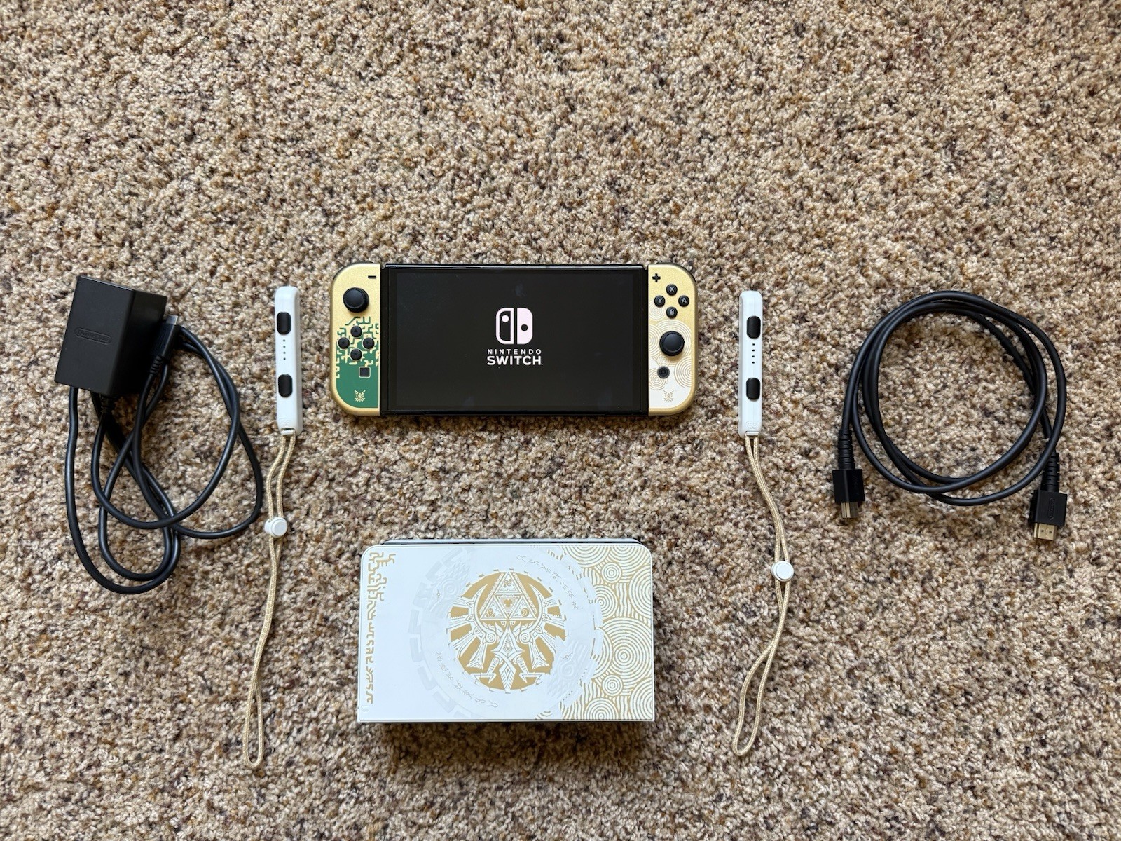 Nintendo Switch OLED Zelda Special Edition 64GB w/ Joy-Con & Dock