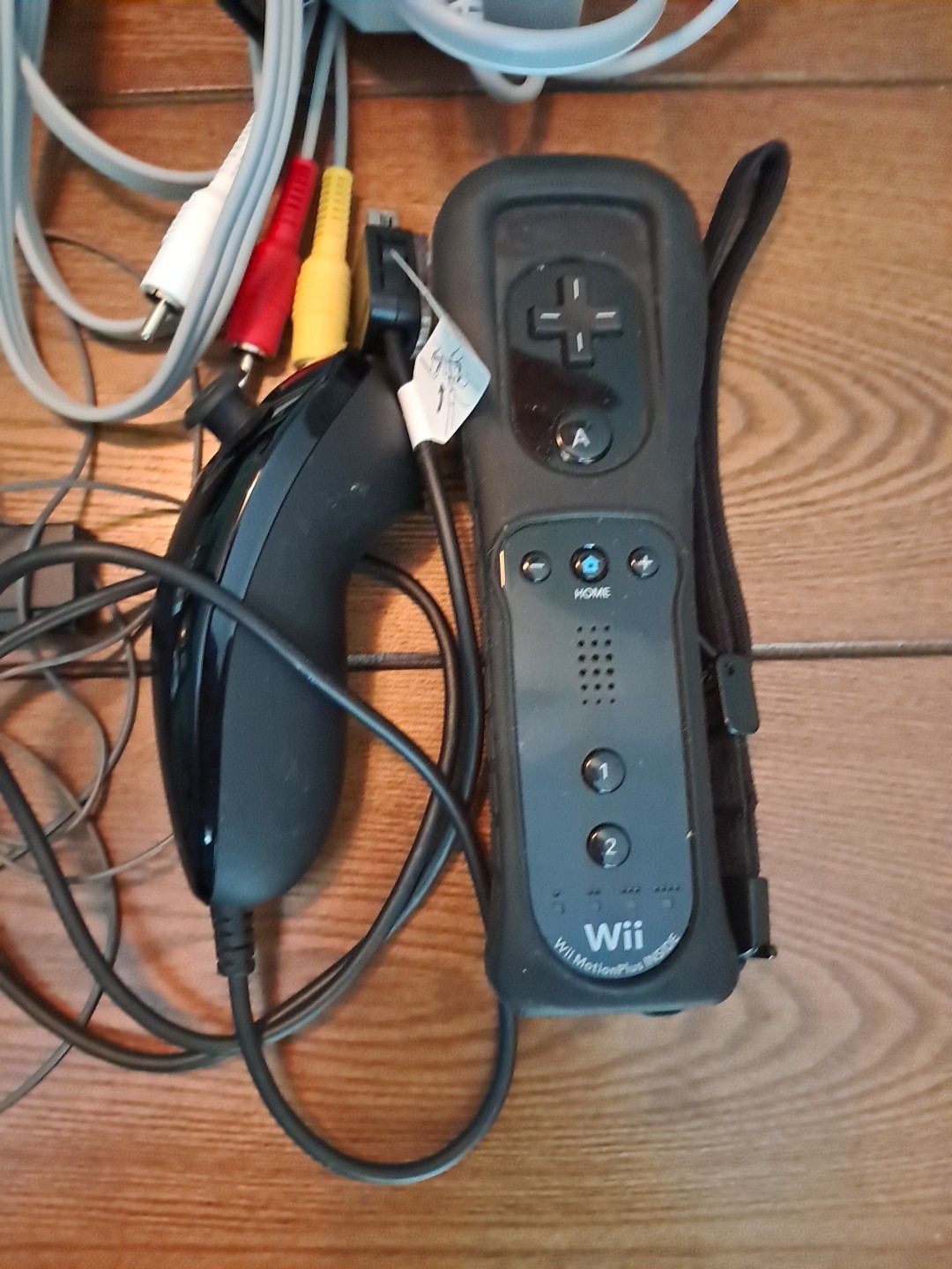 Nintendo Wii Console Black Bundle With 4 Games & One Controller + Nunchcuck