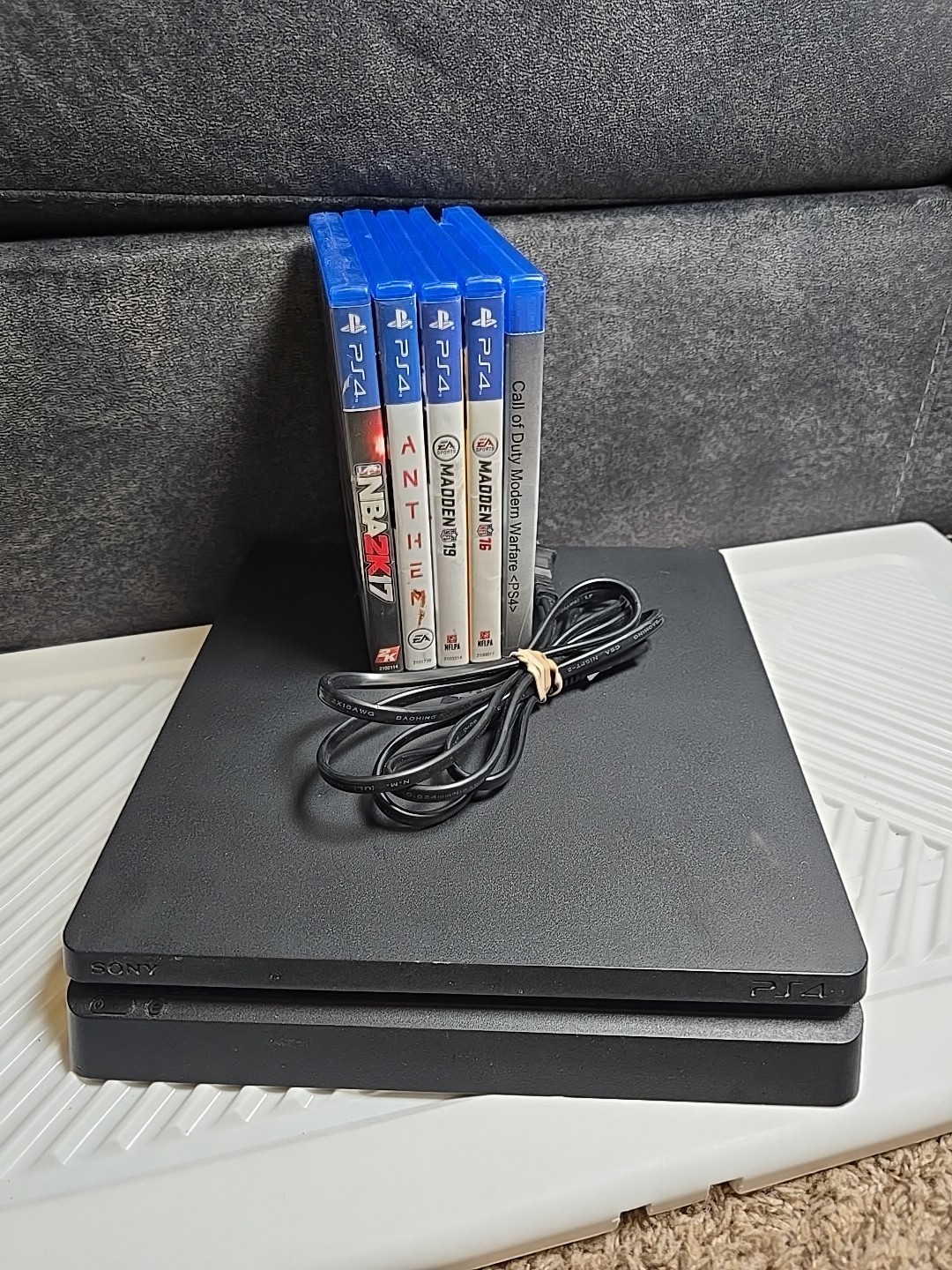 Sony PlayStation 4 Slim Edition 500GB Console CUH-2015A – Black