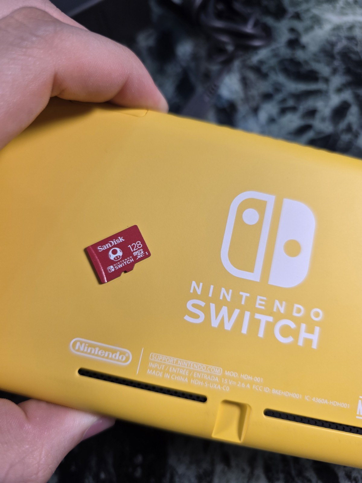 Nintendo Switch Lite Yellow Console Mint Condition w/ScreenProtector +Charger
