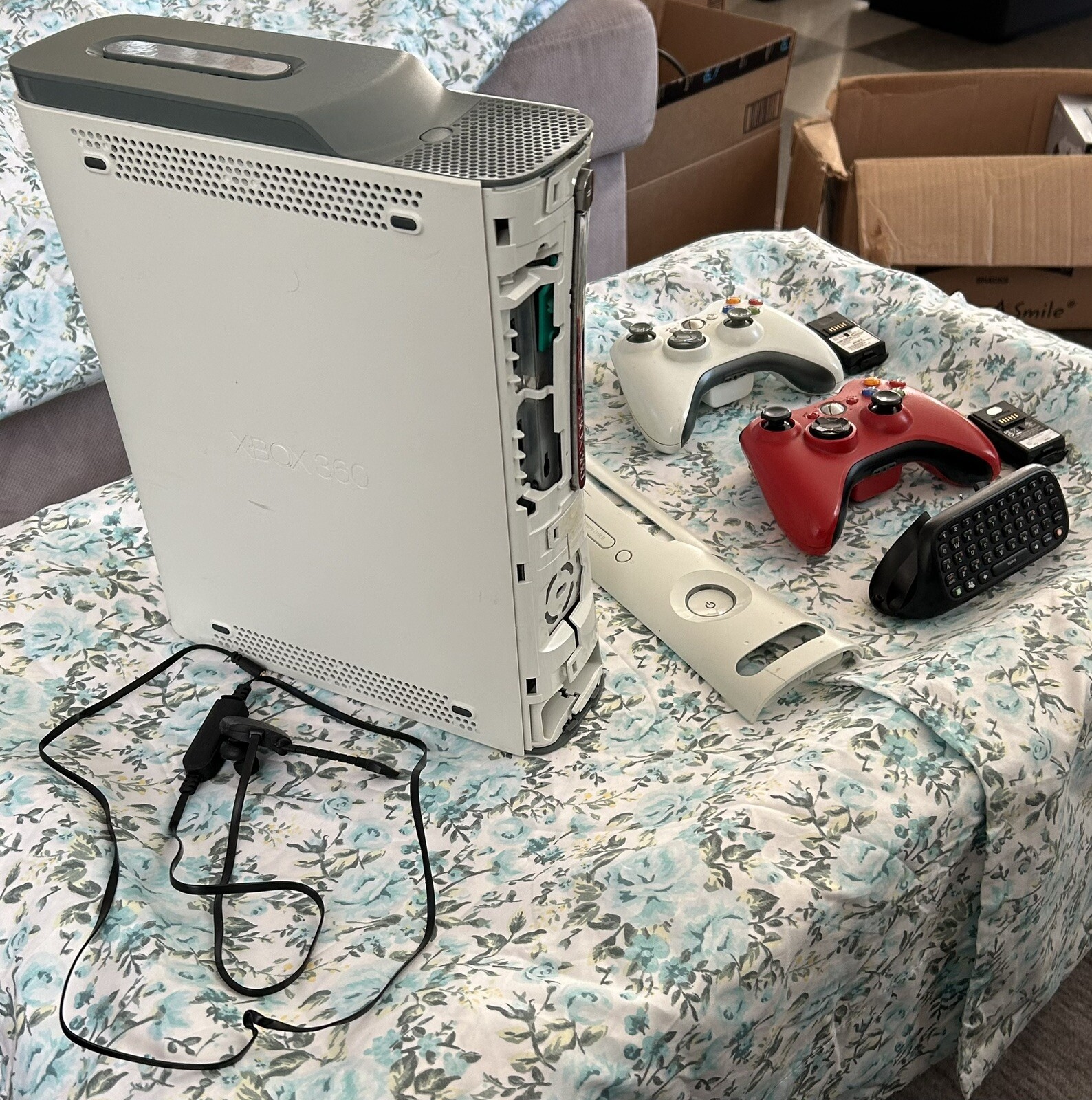 Microsoft Xbox 360 Pro System Bundle 60GB White Console (Untested) *Read Descrip