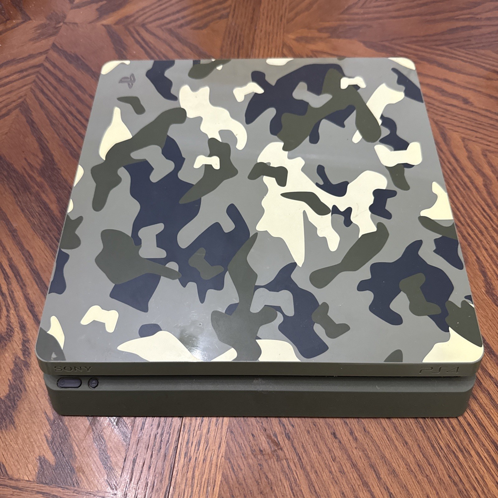 PS4 Slim Call of Duty: WWII Limited Edition 1TB Green Camouflage – Console Only