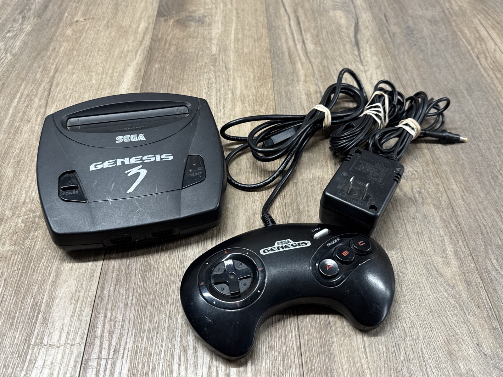 Sega Genesis 3 Video Game Console Black MK-1461 W/ Controller