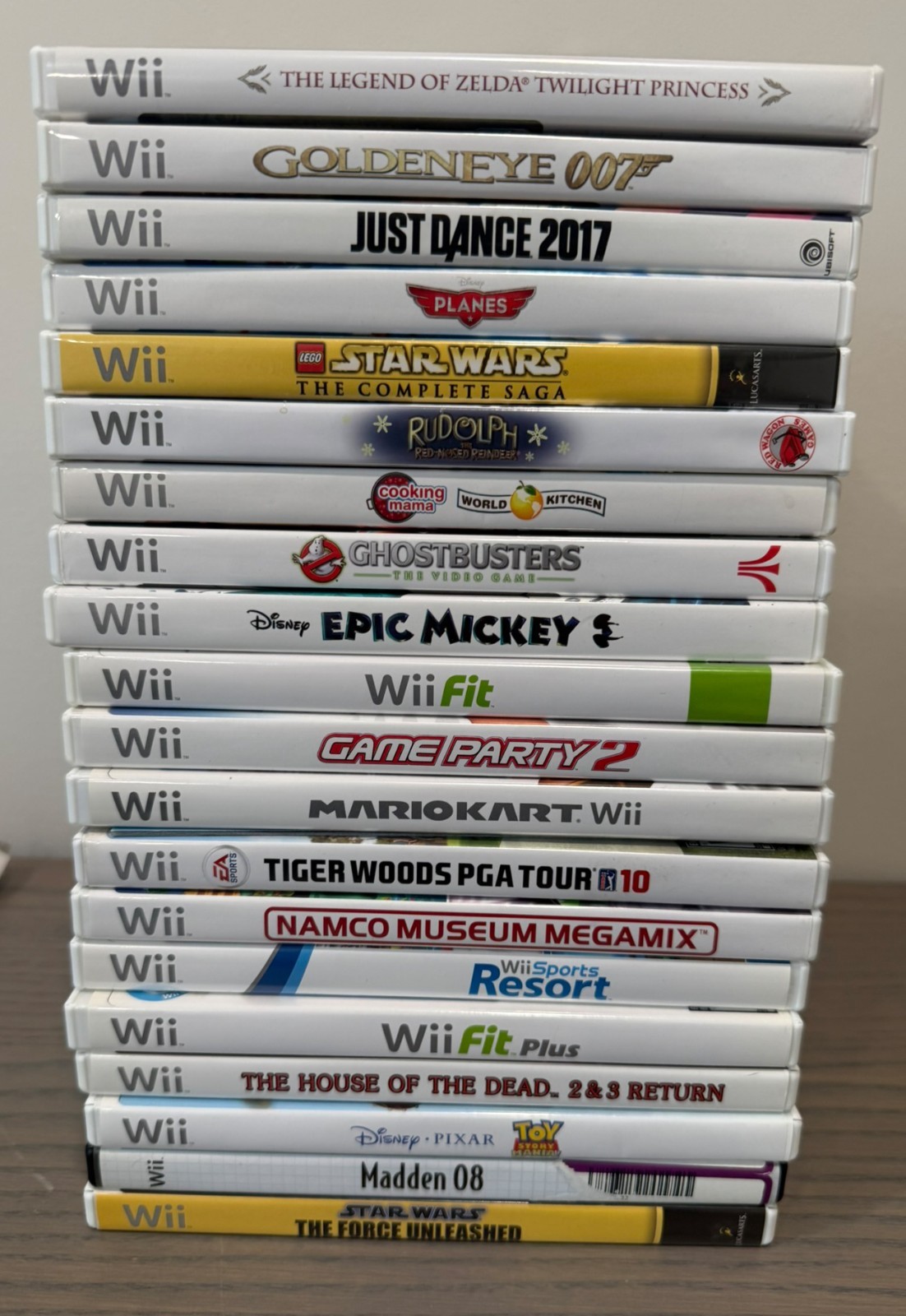 Wii U bundle – Full 32G System, controllers and 26 games
