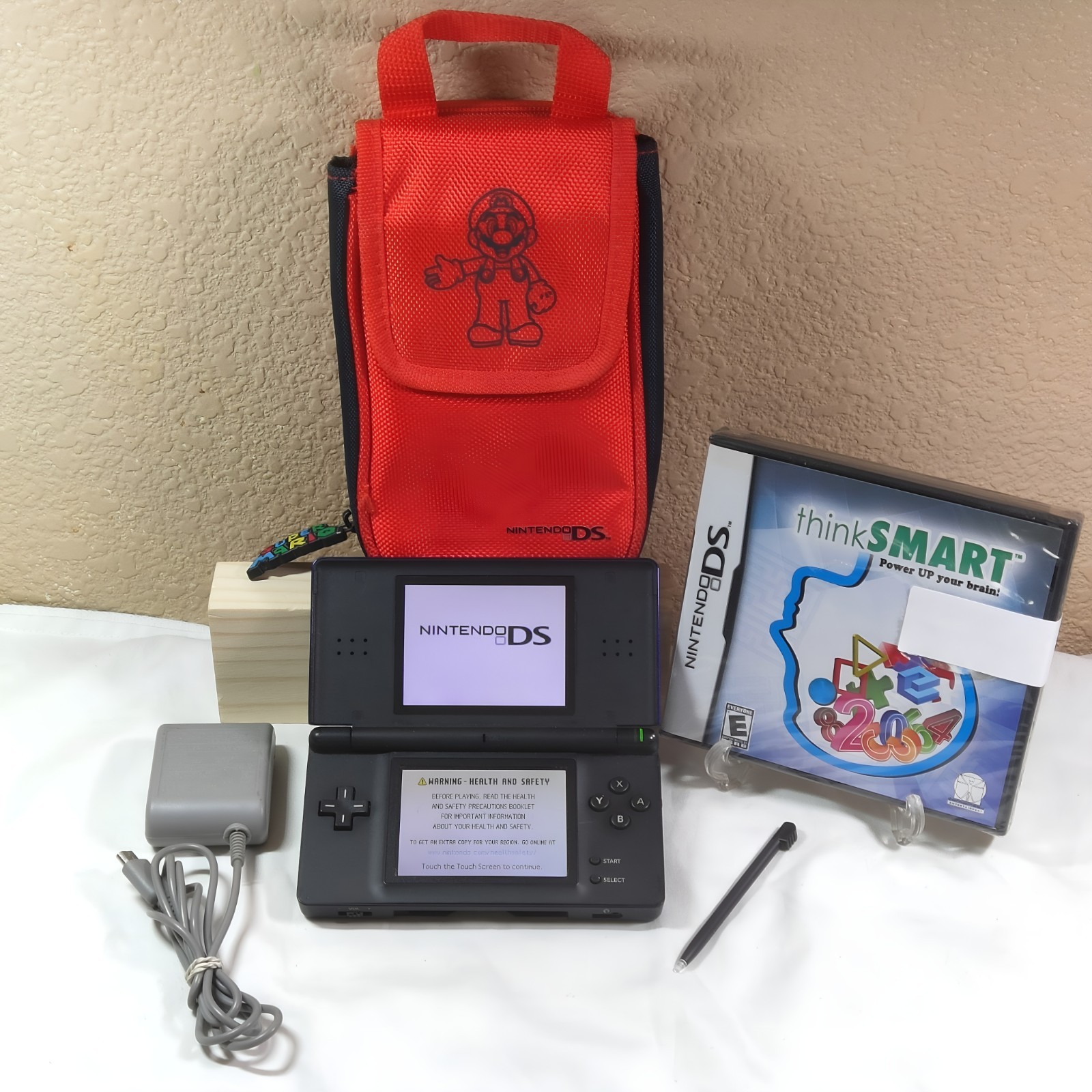 Nintendo DS Lite Cobalt Blue (DS/GBA) w/ Mario Carry Case & NEW/SEALED Game GOOD