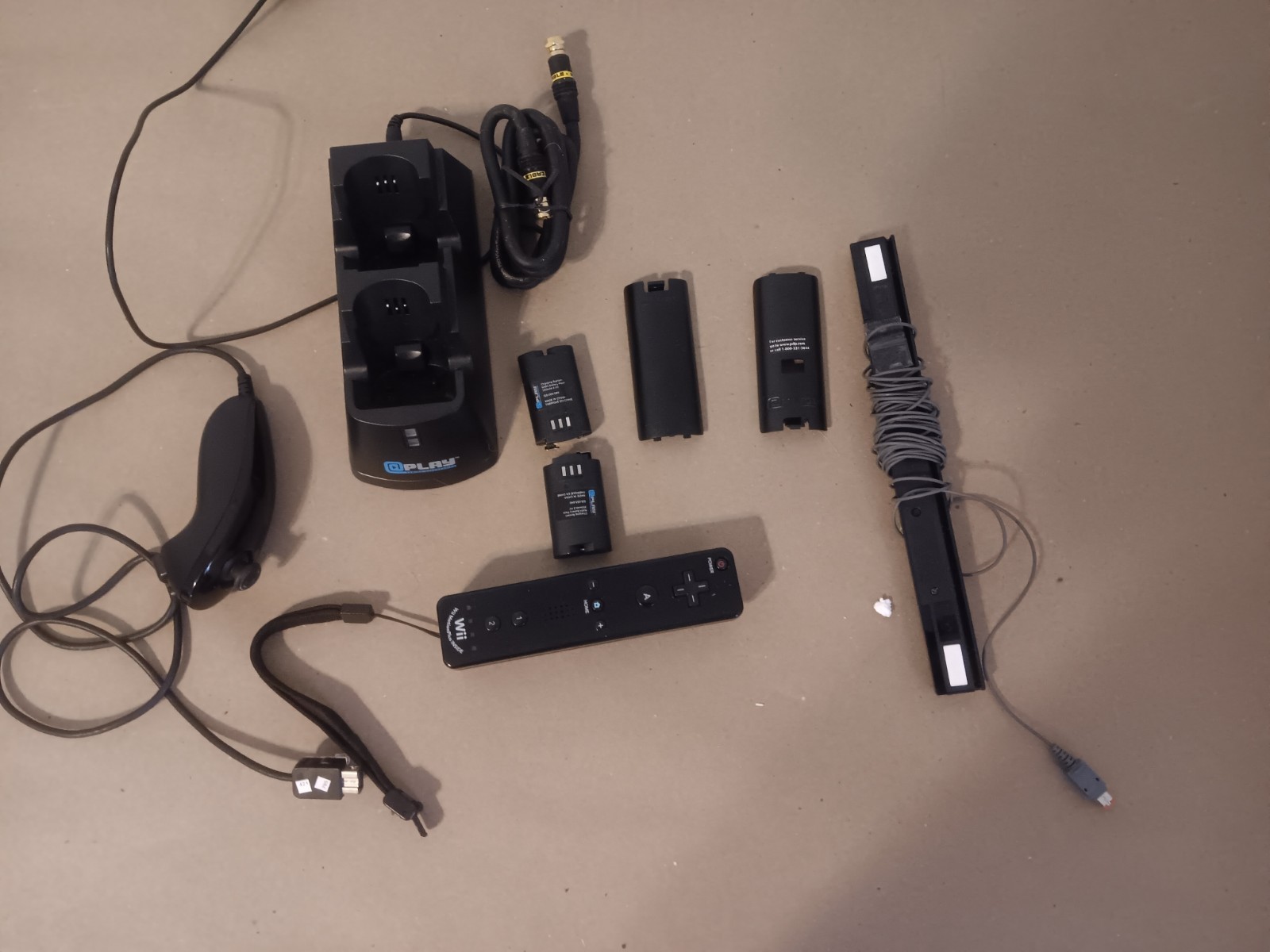 Nintendo Wii RVL-101 Console Bundle Black Wii Motion Plus Remote Nunchuk Tested*