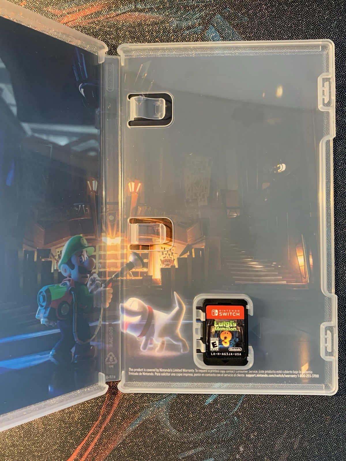 Nintendo Switch 32GB Console + CASE + SD Card + Luigi’s Mansion 3! + Stand!
