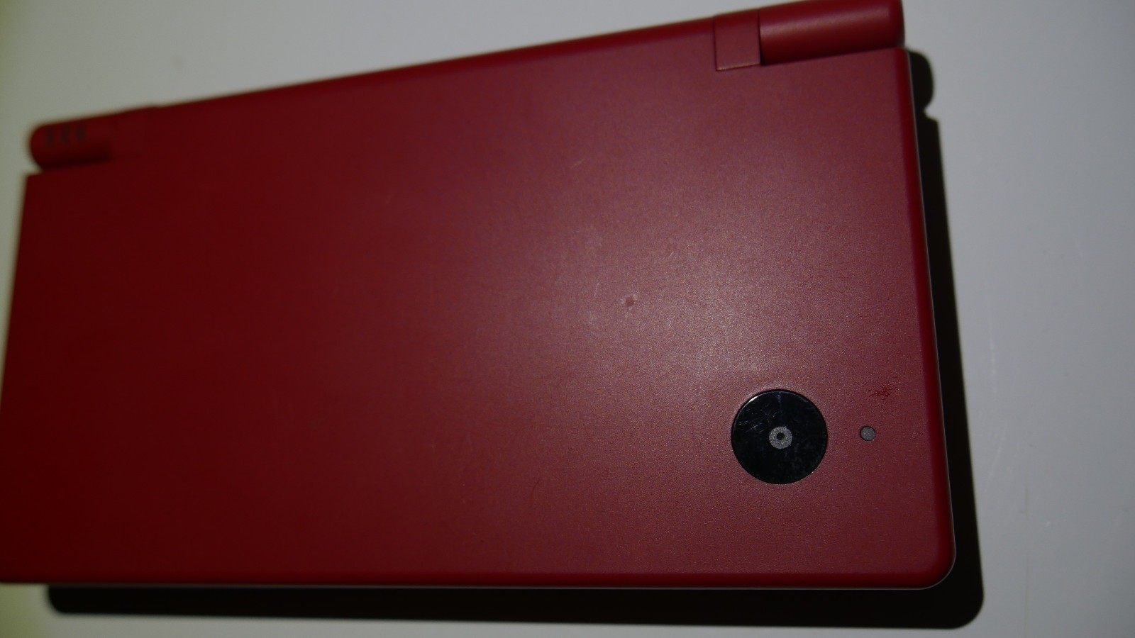 Nintendo DSi Console With Official Charger & Stylus (Very Good Condition / Red)