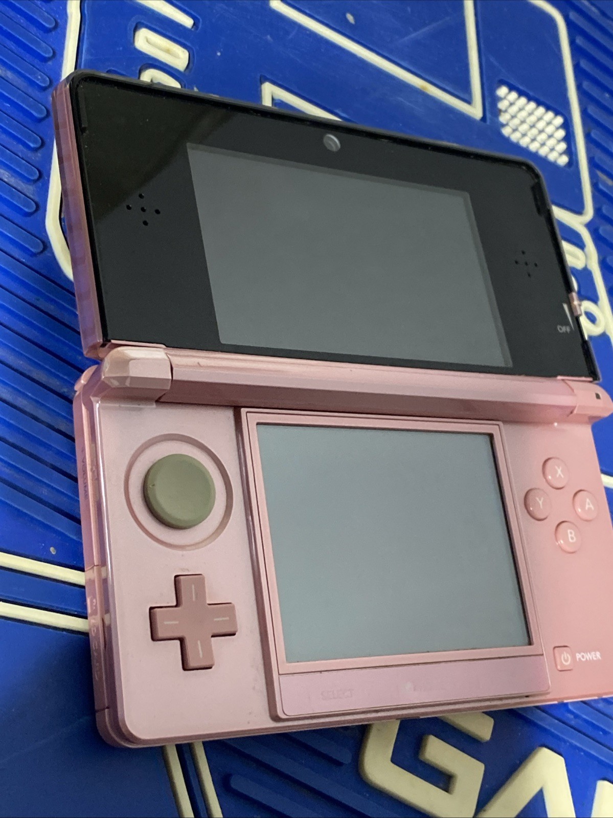 Nintendo 3DS “Pearl Pink” OEM Charger, 2GBcard, Mario tennis game. tested A-1