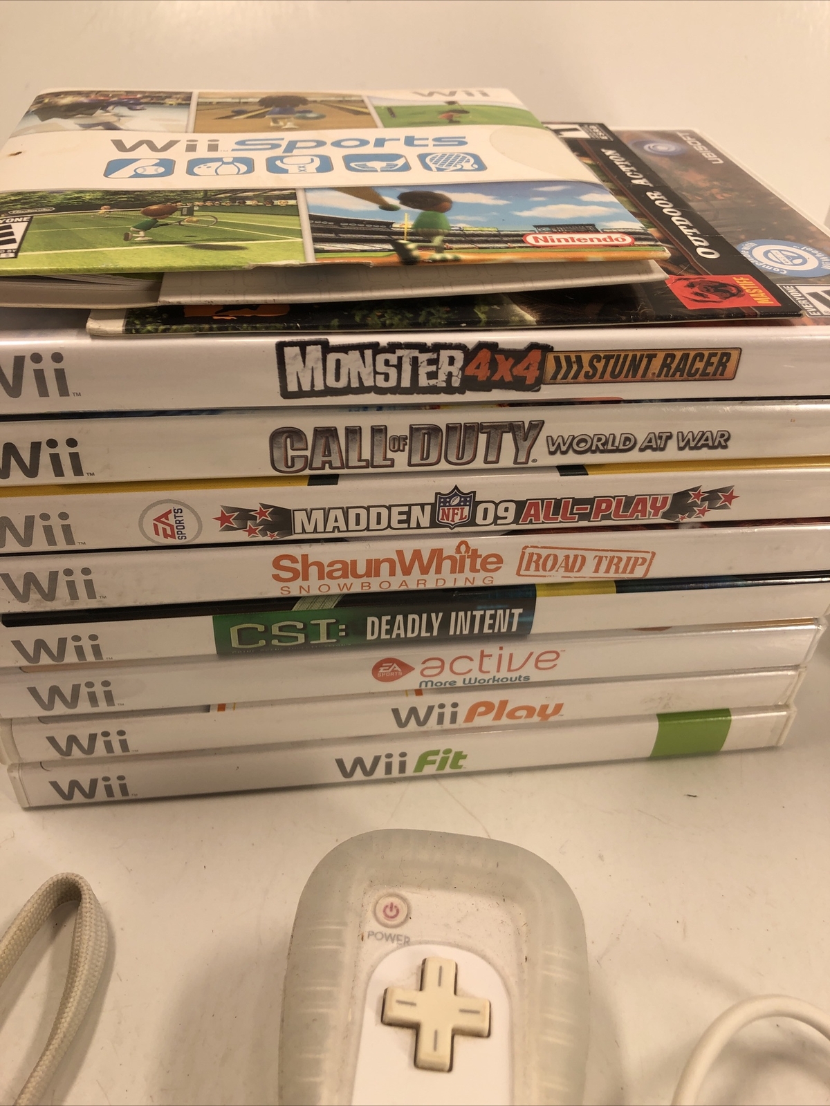 Nintendo Wii White System Console Bundle, Controller 10 Games More