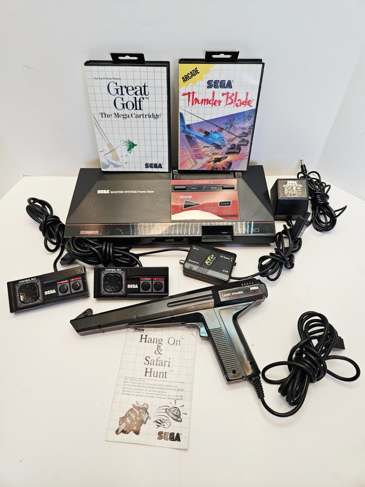 Vintage Sega Master System + Phaser Gun + Great Golf & Thunder Blade Video Games