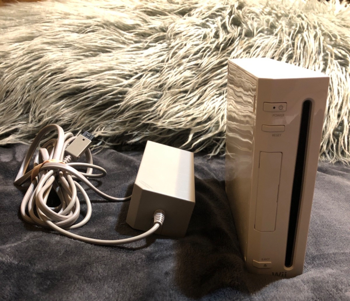 Nintendo Wii White Console (RVL-001) 2006 With AC Adapter