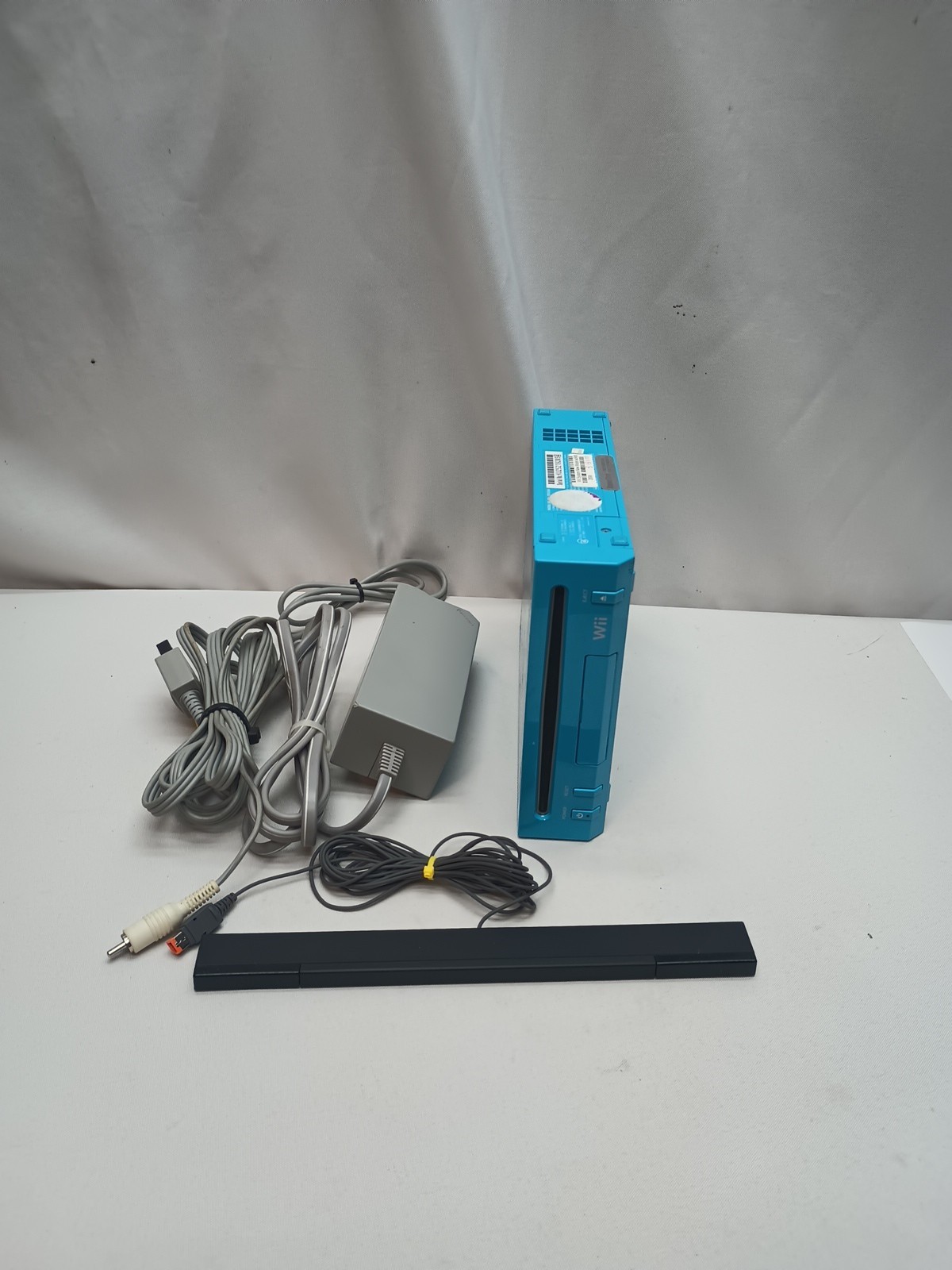 Nintendo Wii RVL-101 Blue Game Console Working No Controller Comes With Cords