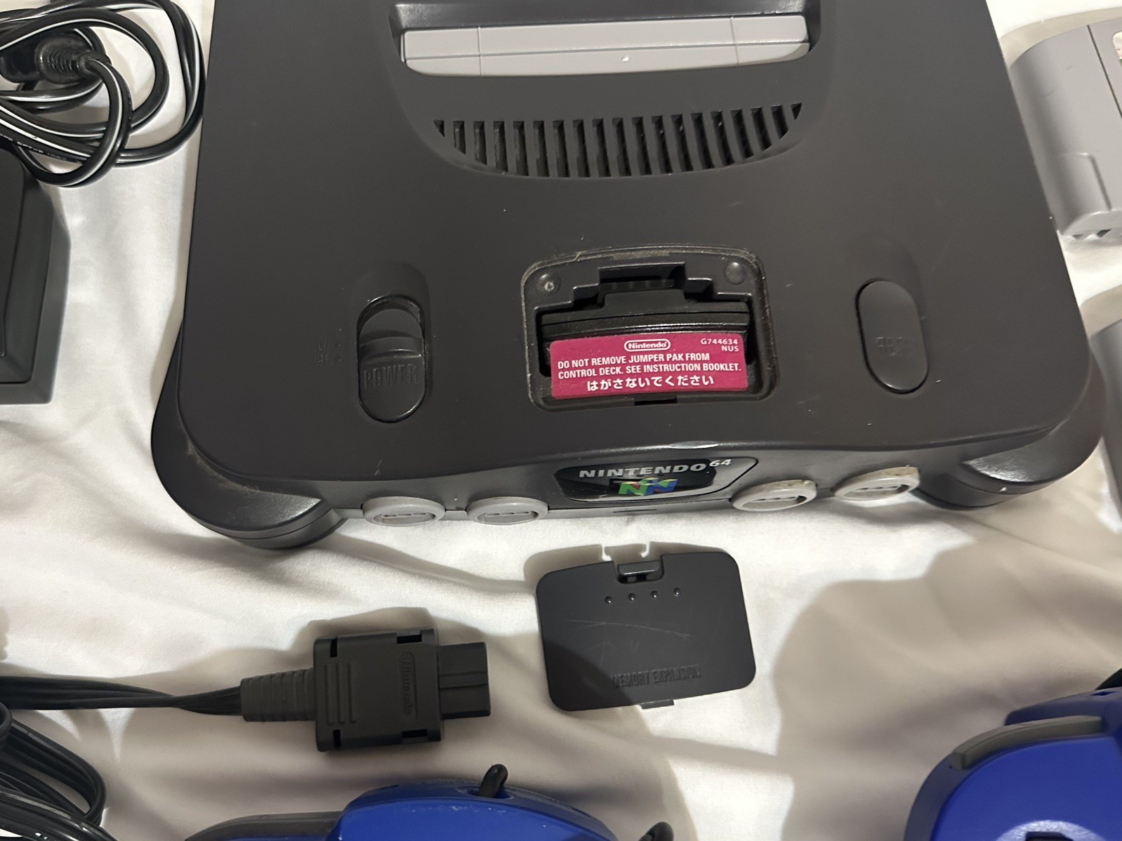 Nintendo 64 Console Bundle With Mario Kart, Banjo Kazooie Controllers (Working!)