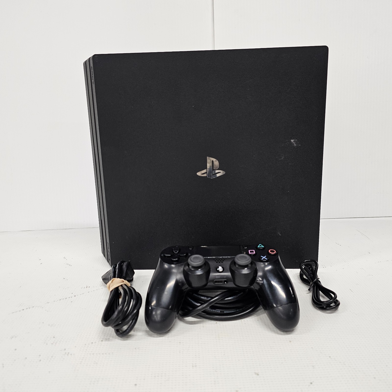 Sony PlayStation 4 Pro CUH-7115B 1TB 10.70 Home Console Black Controller