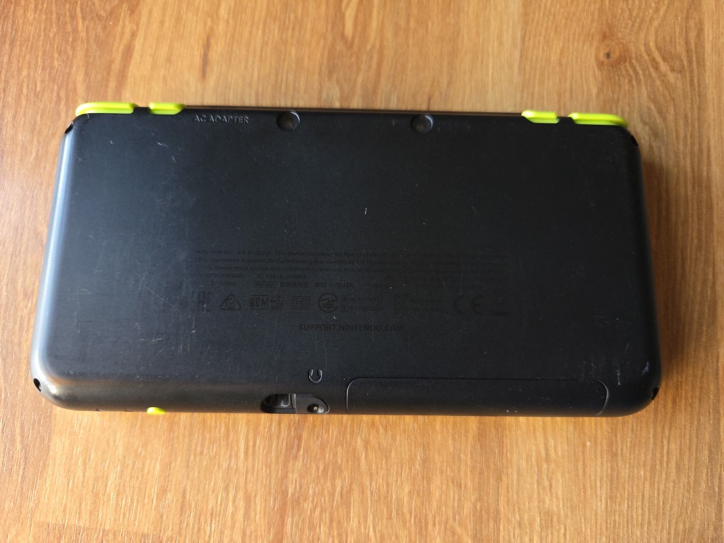 Nintendo “New” 2DS XL LL Console Black Lime + Charger Japan Region Locked