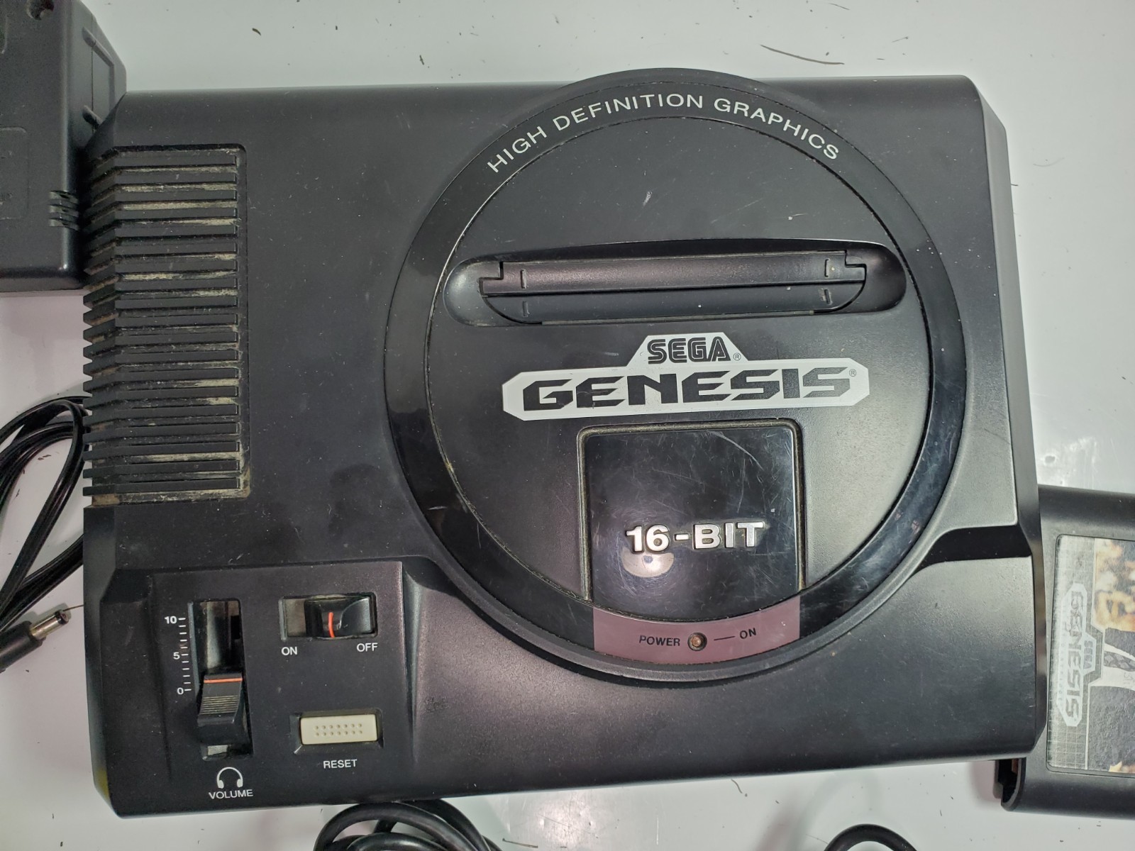Sega Genesis Model 1601 Console w/ 2x Controllers, Power , AV Cable, 1 Game