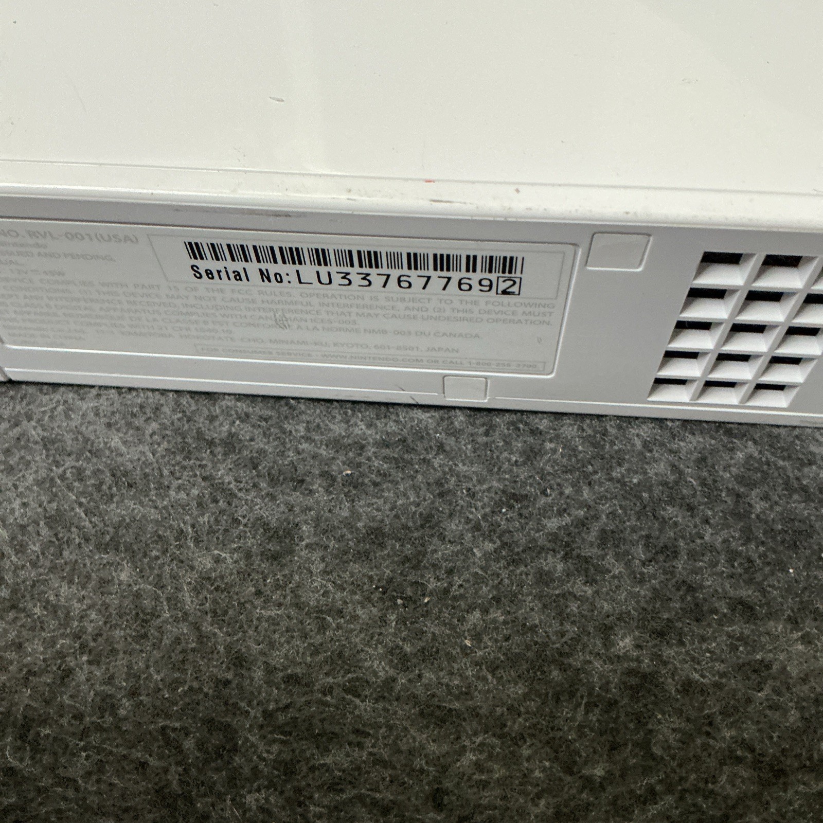 Nintendo Wii RVL-001 512 MB Home Console With AV Cords Only. Tested