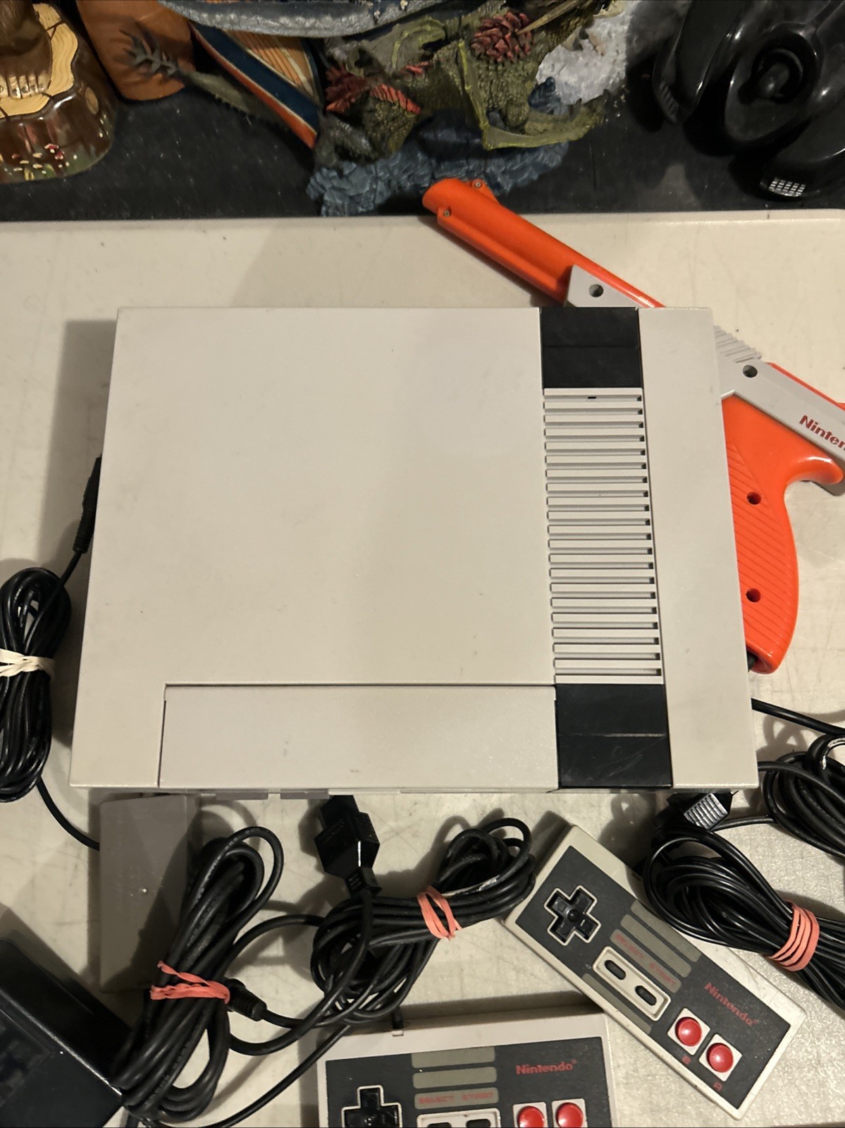 Nintendo NES Console Bundle w/Super Mario Bros 1 2 3 and 2 Controllers Zapper #!