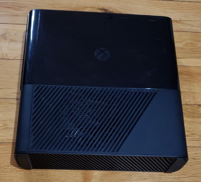 Xbox 360 E 1538 Console 4GB Bundle, Kinect, Wired Controller Power AV, TESTED!