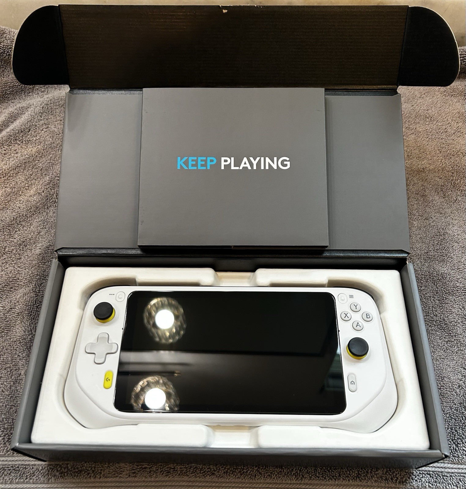Logitech G CLOUD 64GB Handheld Console – White