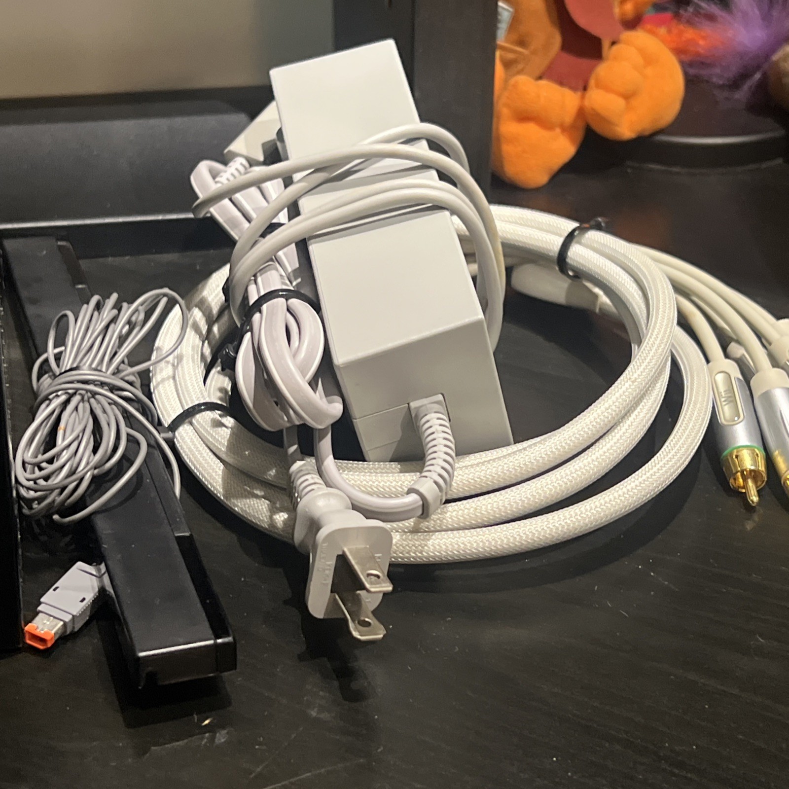 Nintendo Wii Wii Sports and Wii MotionPlus Remote Console – Black Bundle Games