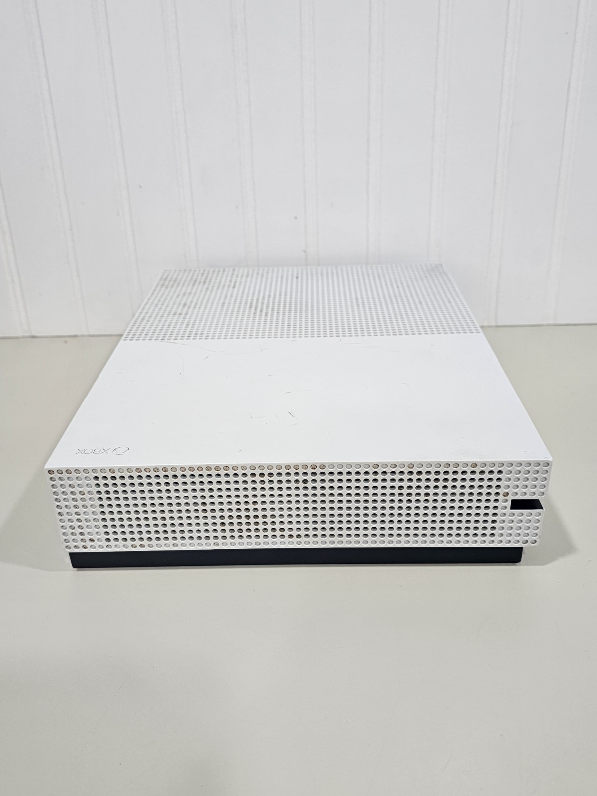 Microsoft Xbox One S Console – White For Parts Or Repair Not Powering On