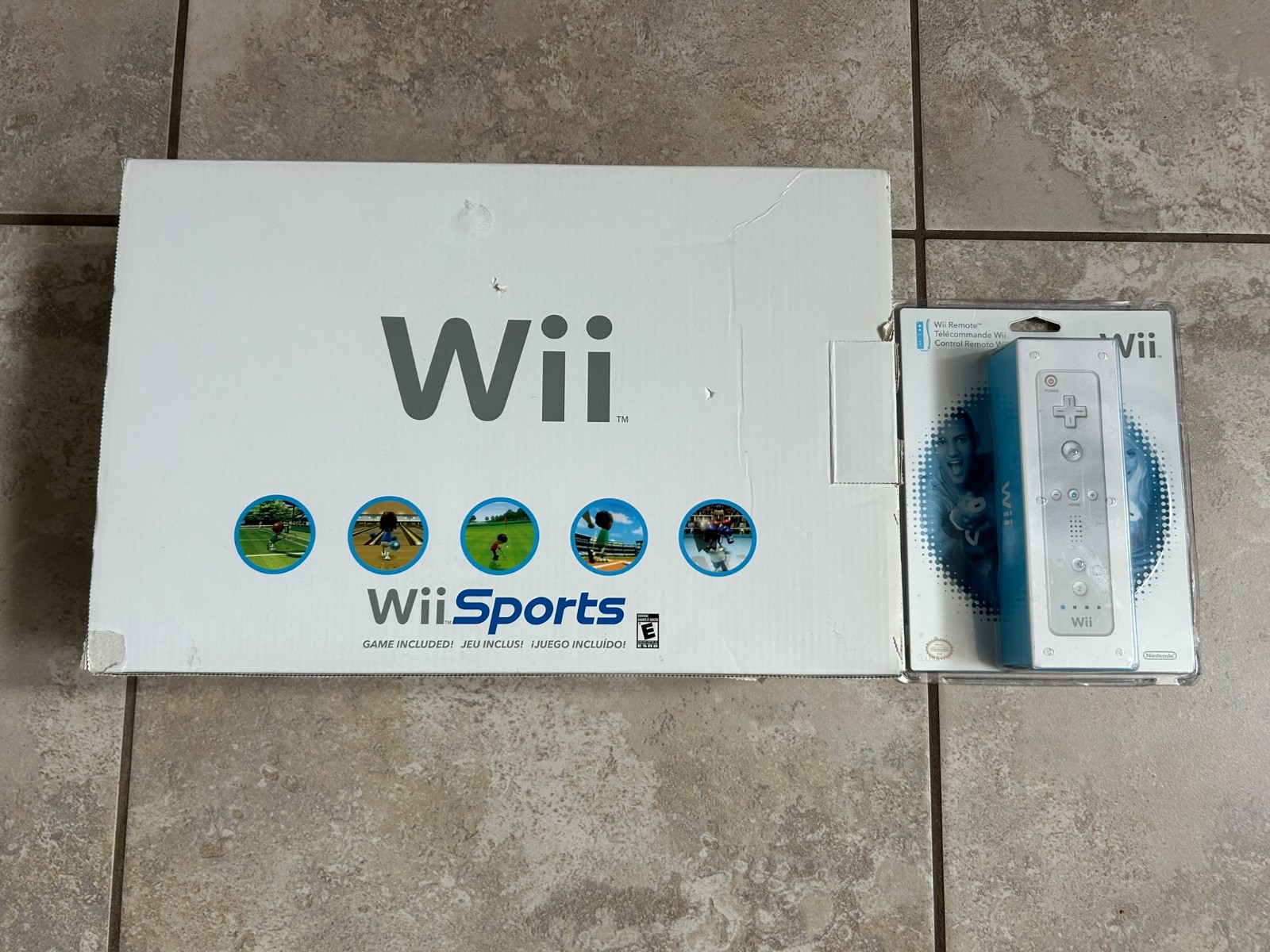 NEW Nintendo Wii Sports Console (White) Wii System Bundle w/ Extra Controller