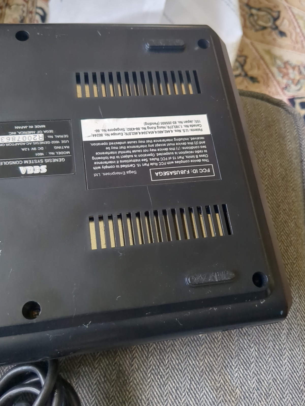 SEGA GENESIS Console MK-1601 AUTHENTIC Video Game System 1st Model 2 Controller