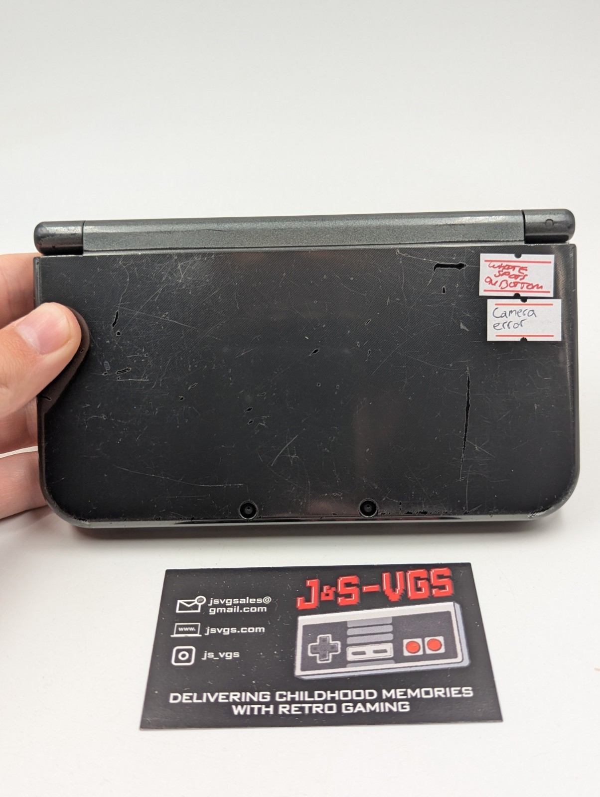 New Nintendo 3DS XL Black – Works – White Spots on Bottom Screen + Charger